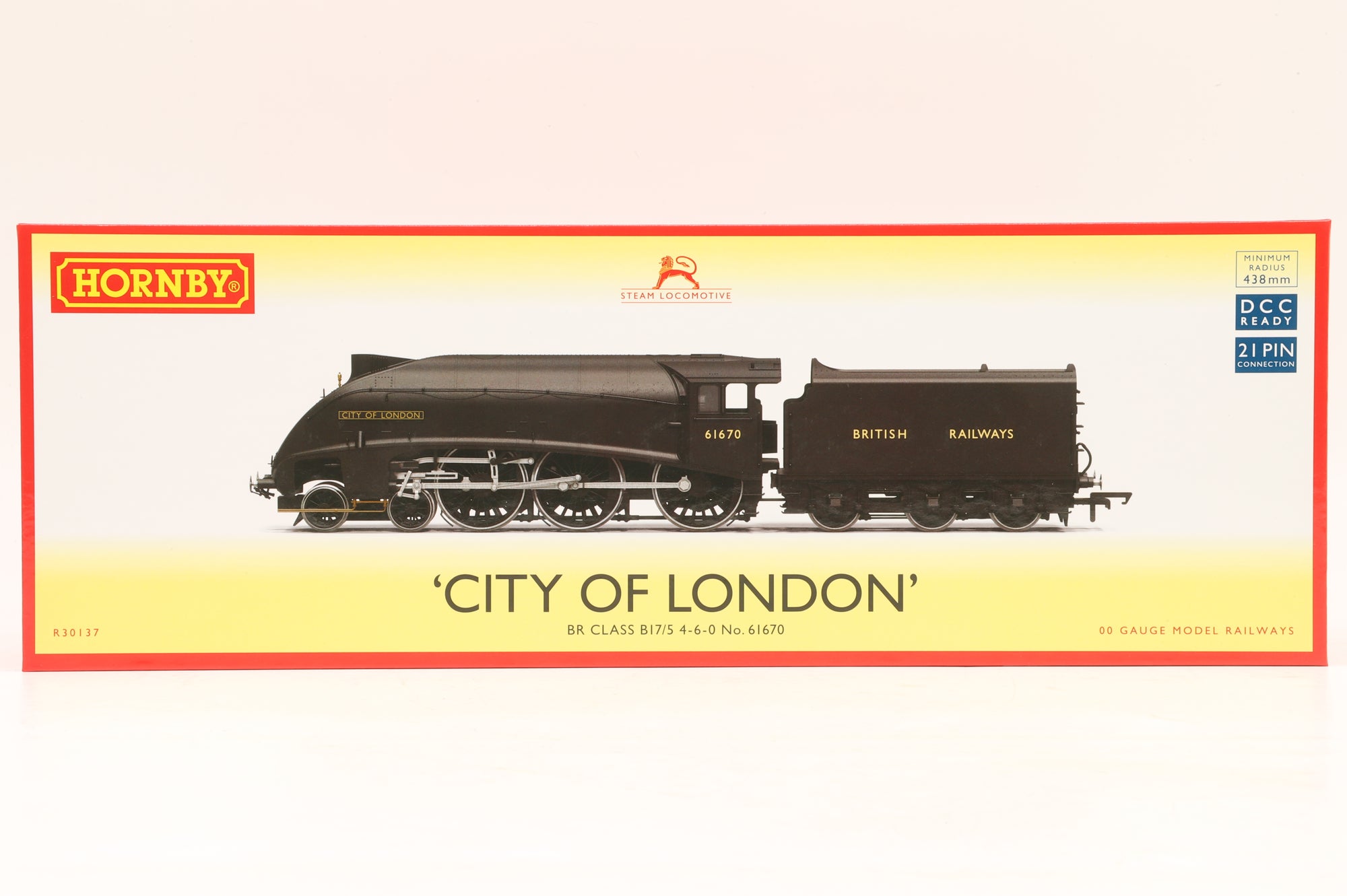 Hornby OO R30137 Class B17/5 61670 'City of London' in BR Black w/ Gill Sans Lettering