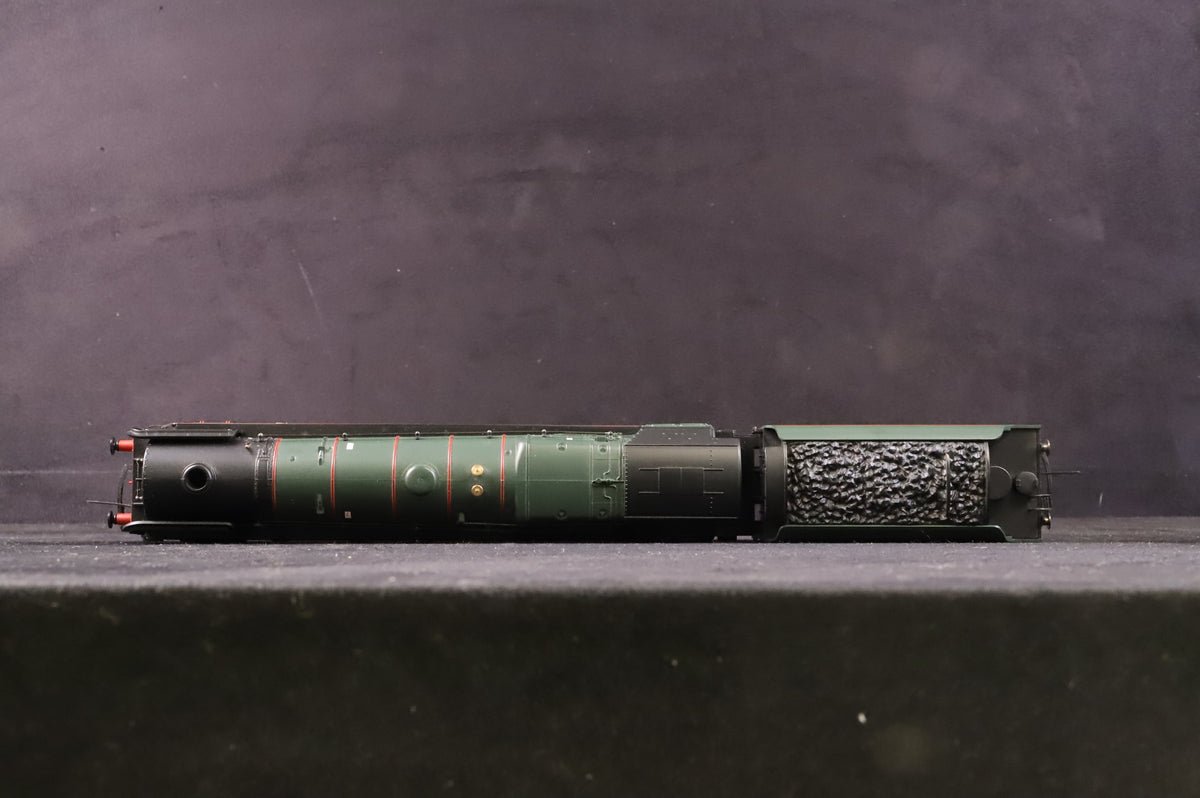 Hornby OO R2104 Britannia Class 7MT 4-6-2 &#39;70050&#39; &#39;Firth of Clyde&#39; BR Green L/C