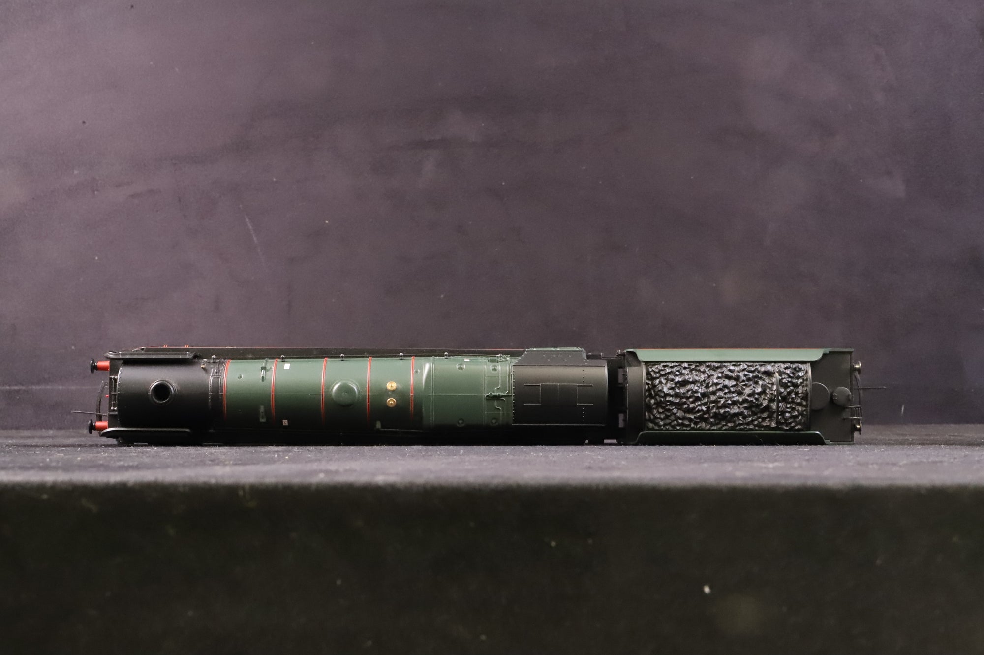 Hornby OO R2104 Britannia Class 7MT 4-6-2 '70050' 'Firth of Clyde' BR Green L/C