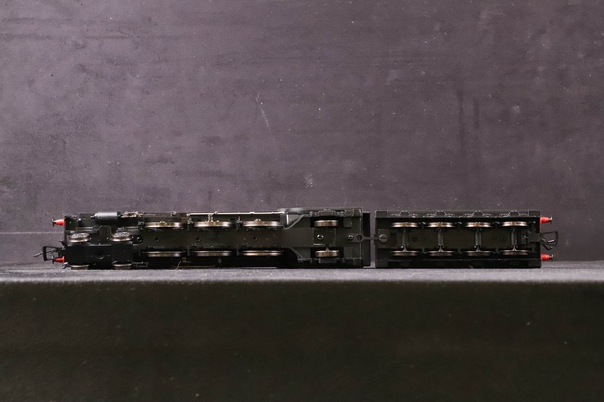 Hornby OO R1225 Tornado Express Train Pack