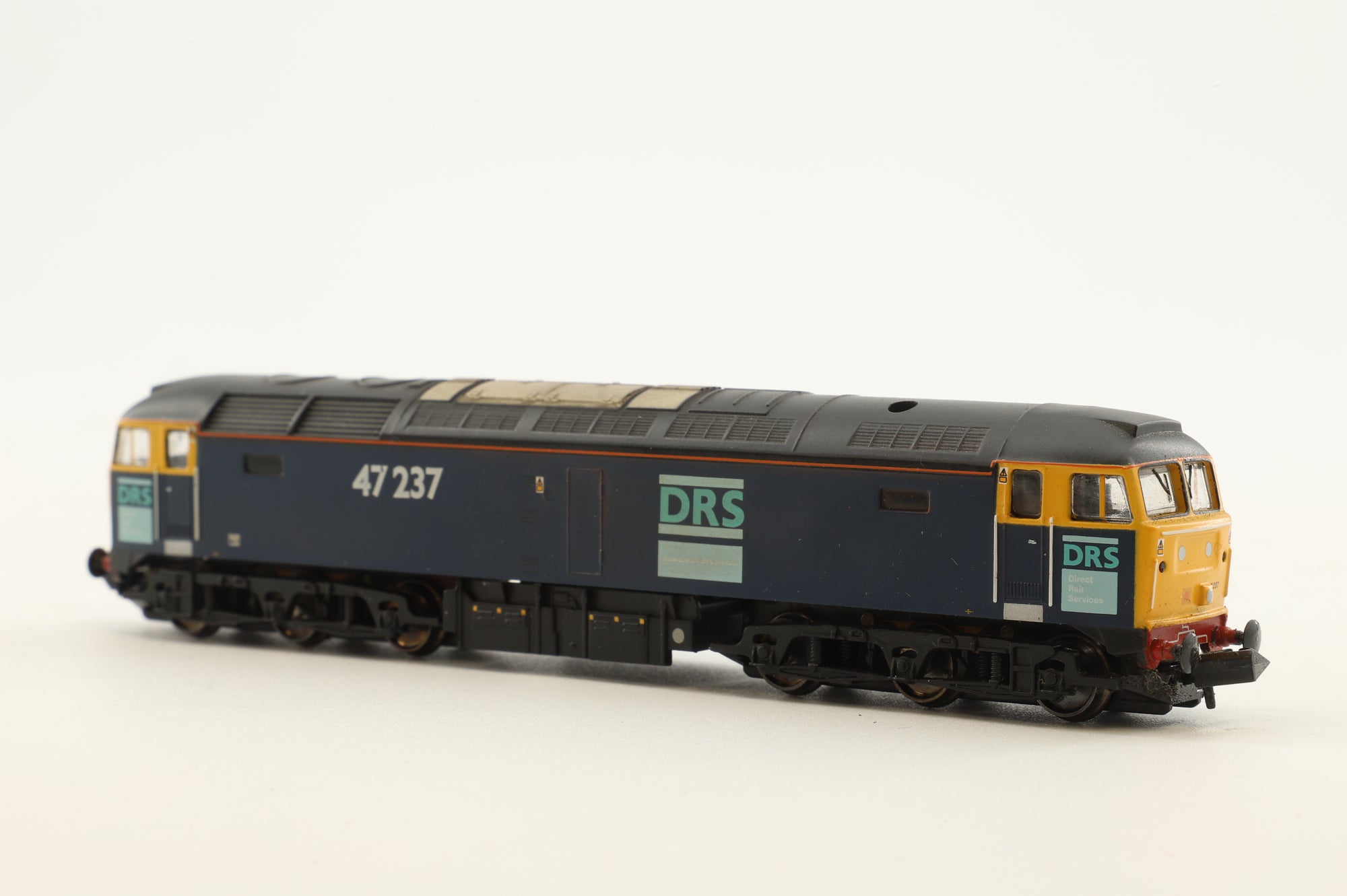 Graham Farish N 371-232 Class 47 '47237' DRS, Weathered