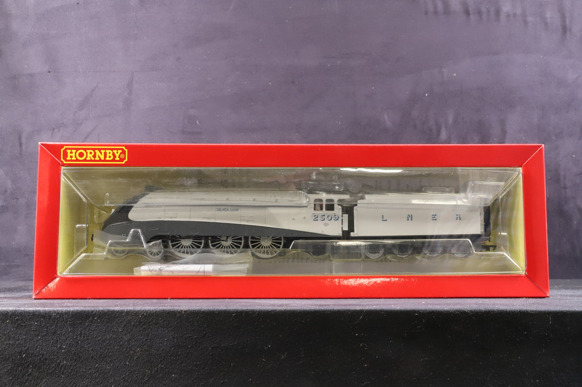 Hornby OO R3337 The Silver Jubilee Collection (4pcs), 80th Anniversary Ltd Ed. 97/1000