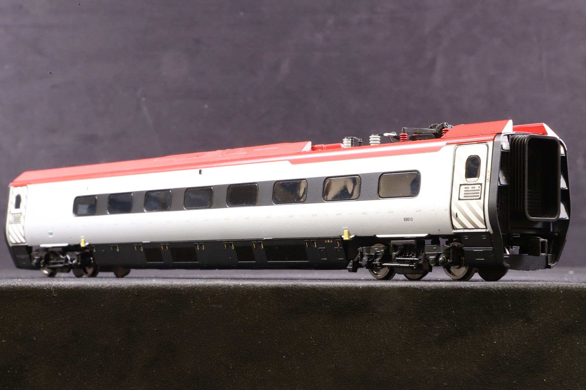 Hornby OO Class 390 4 Car Virgin Livery DCC Fitted