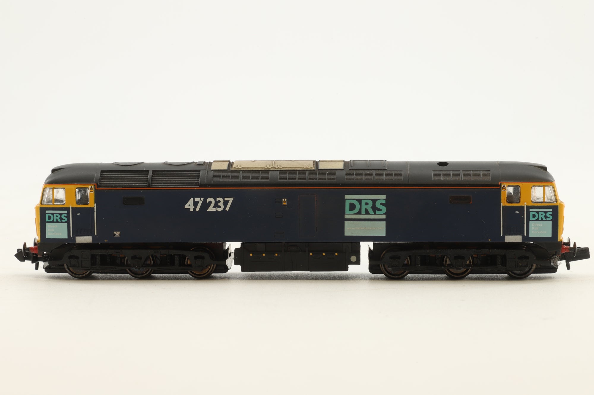 Graham Farish N 371-232 Class 47 '47237' DRS, Weathered