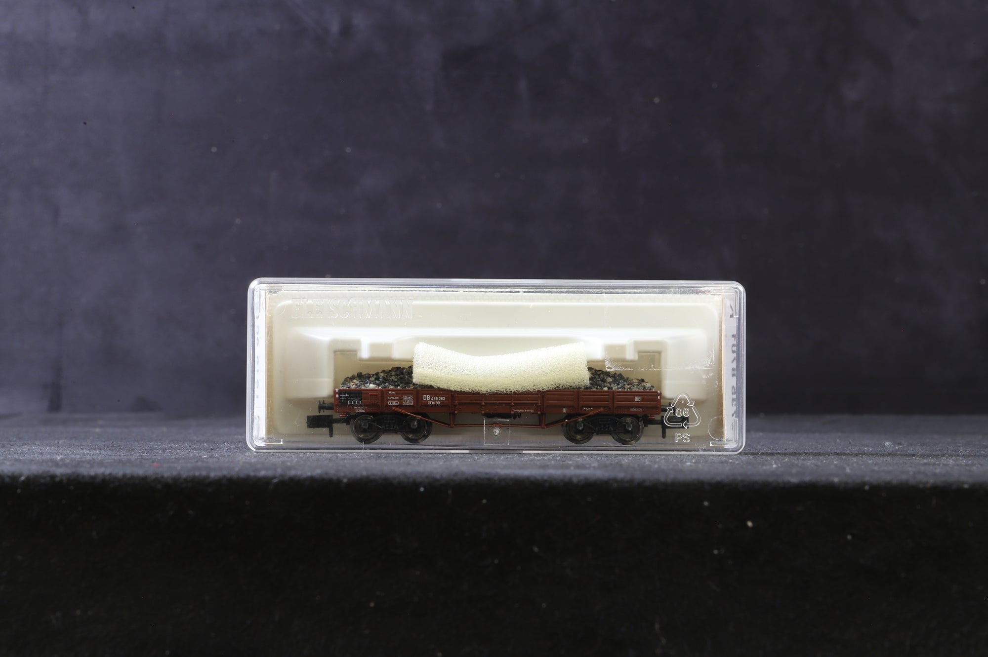 Fleischmann N Rake Of 5 Flat Bed Wagons Inc. 8258x2, 8735 & 87358701