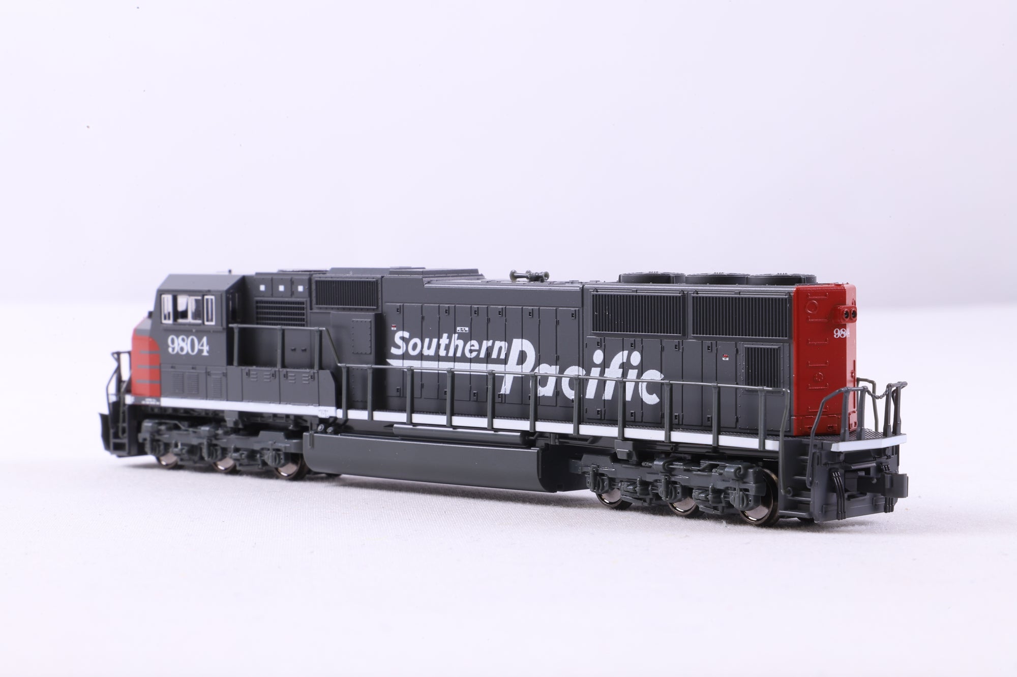 Kato N Gauge 176-7611 EMD SD70M No.9804 in Southern Pacific Grey/Red