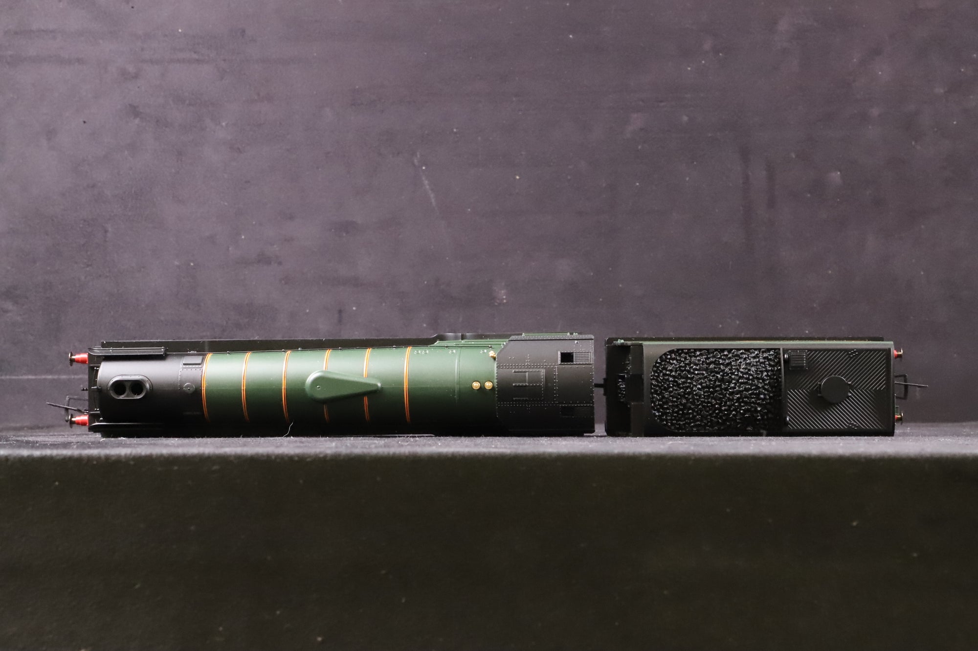 Hornby OO R1225 Tornado Express Train Pack