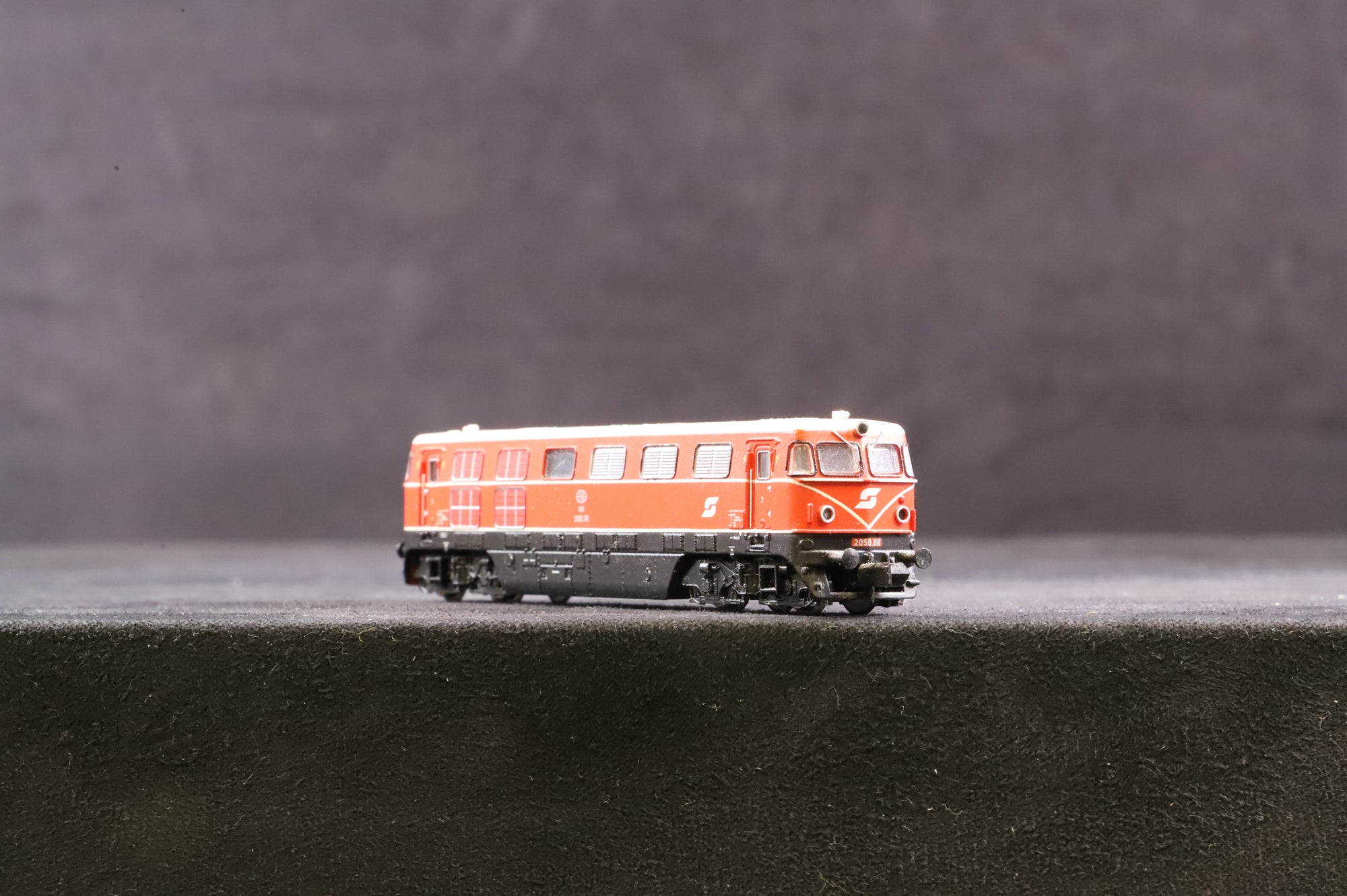 Arnold N Gauge HN2151 Rh2050 205008 in ÖBB Livery