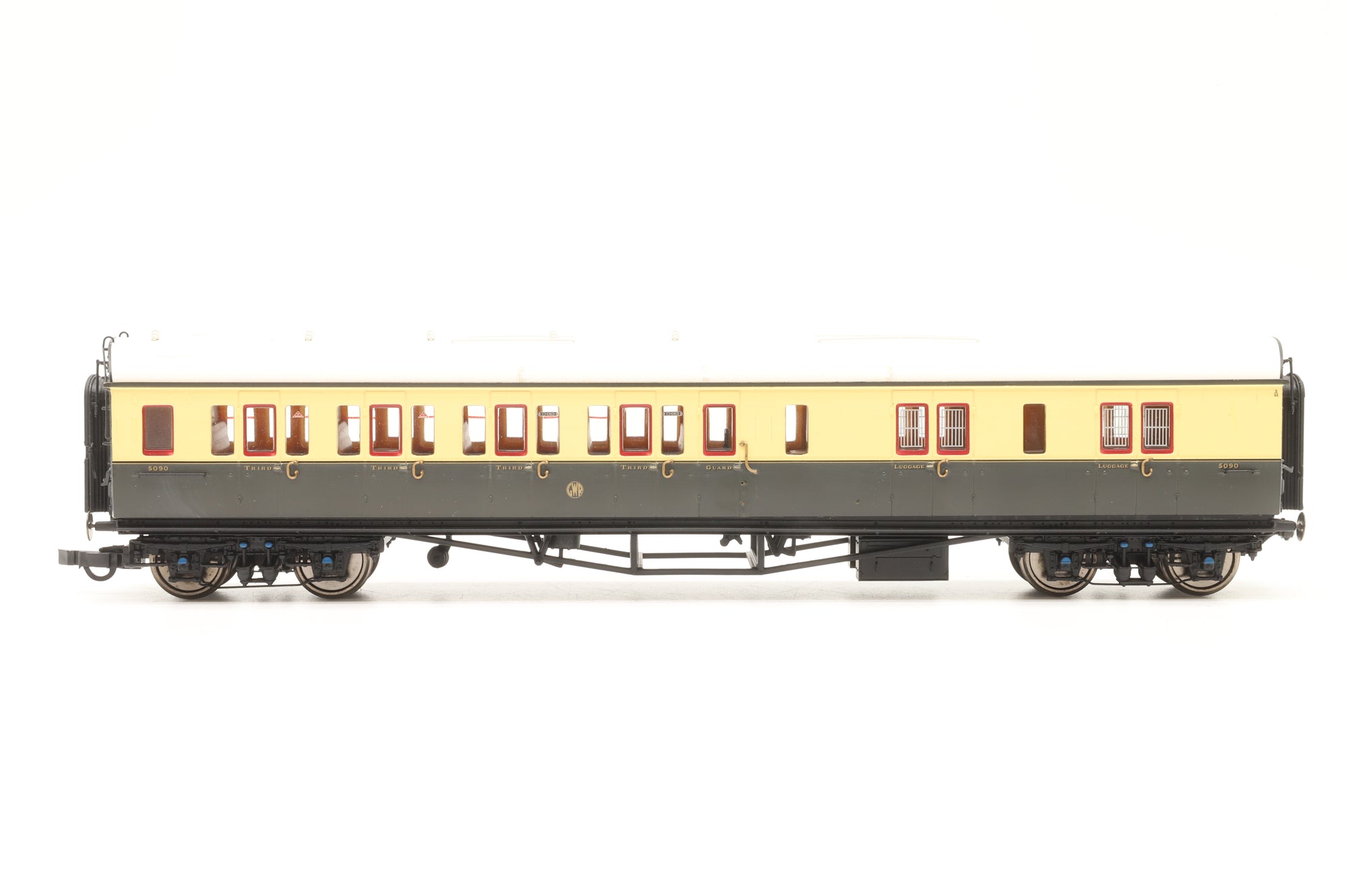 Hornby OO Rake of 7 Collet GWR Chocolate & Cream Coaches, DC/DCC Lighting Fitted