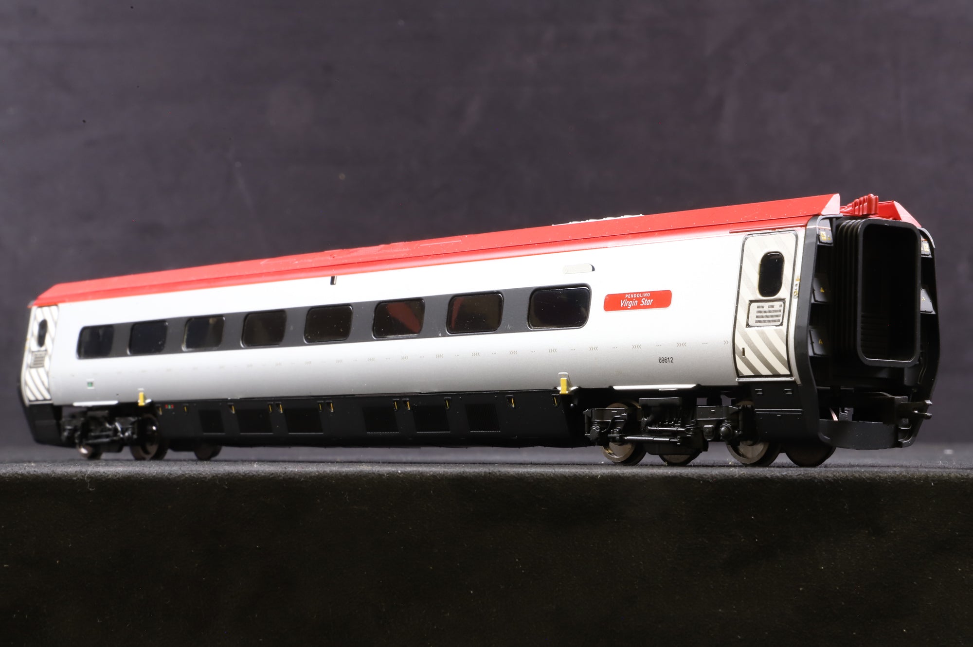 Hornby OO Class 390 4 Car Virgin Livery DCC Fitted