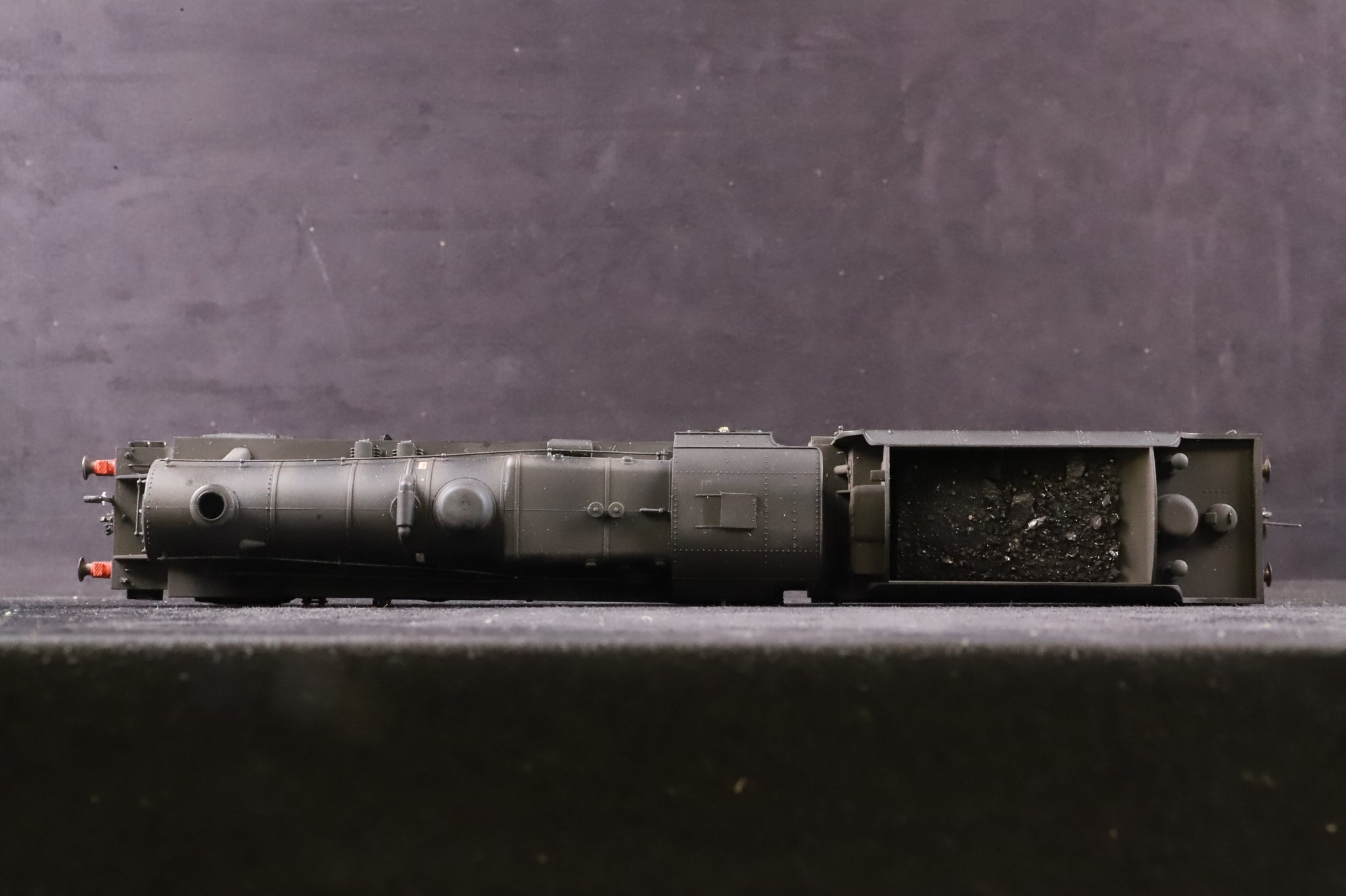 Hornby OO Class 8F '48773' BR Black L/C Weathered - Clark Railworks