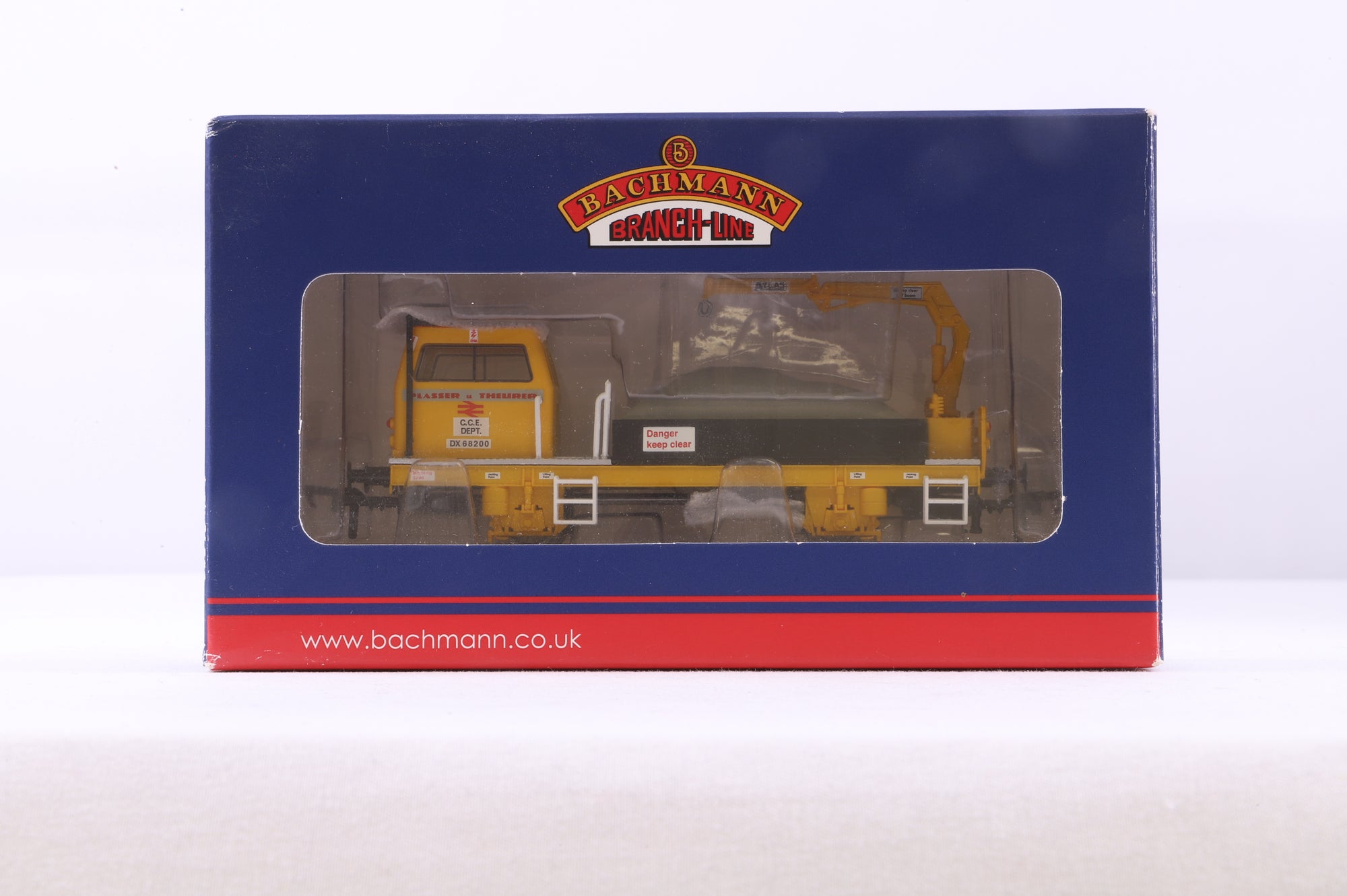 Bachmann OO 36-151 Plasser OWB10 With Crane Plasser & Theurer Motorised