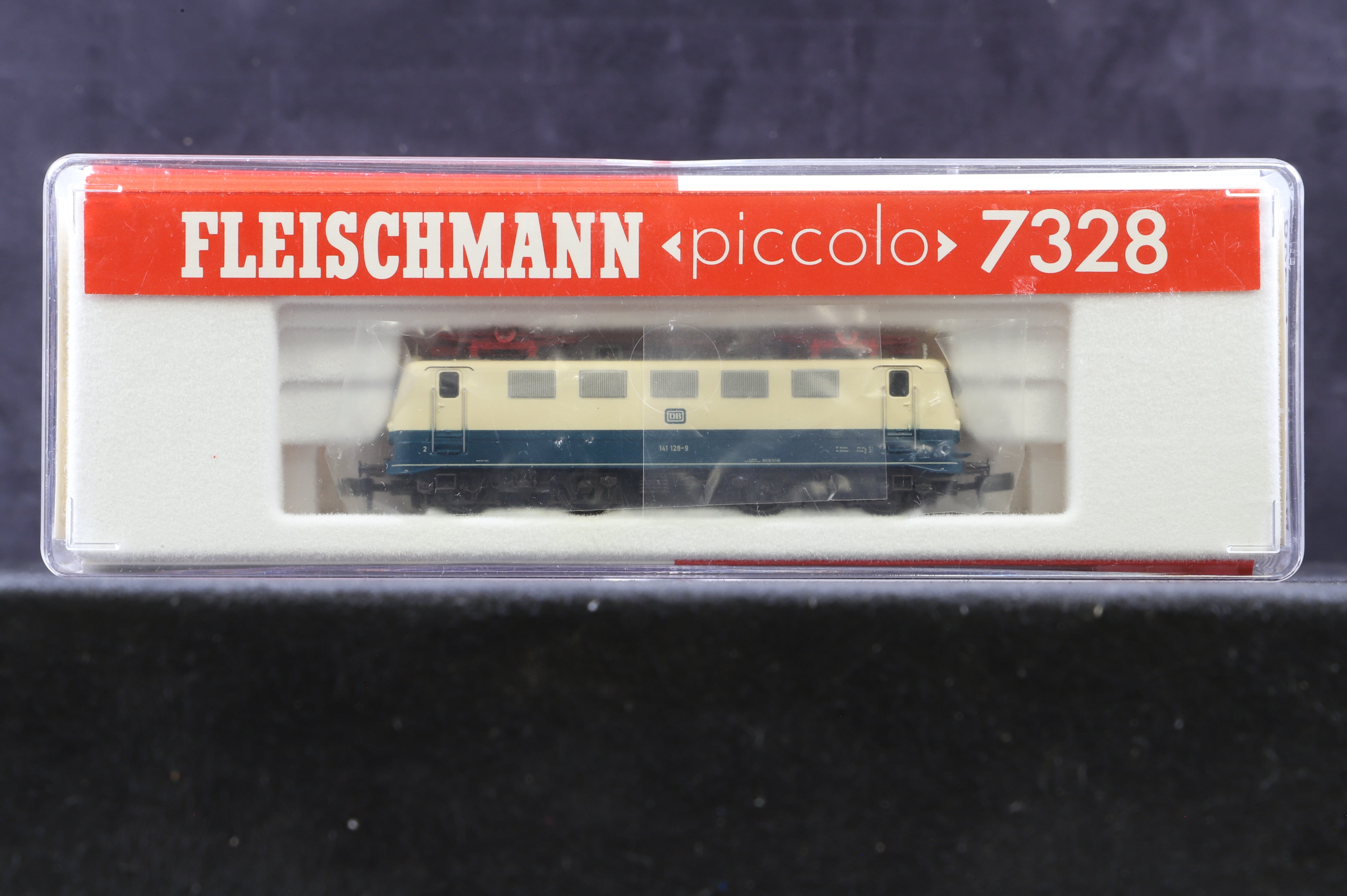 Fleischmann N Gauge 7328 DB BR 141 141128-9 in DB Blue and Cream
