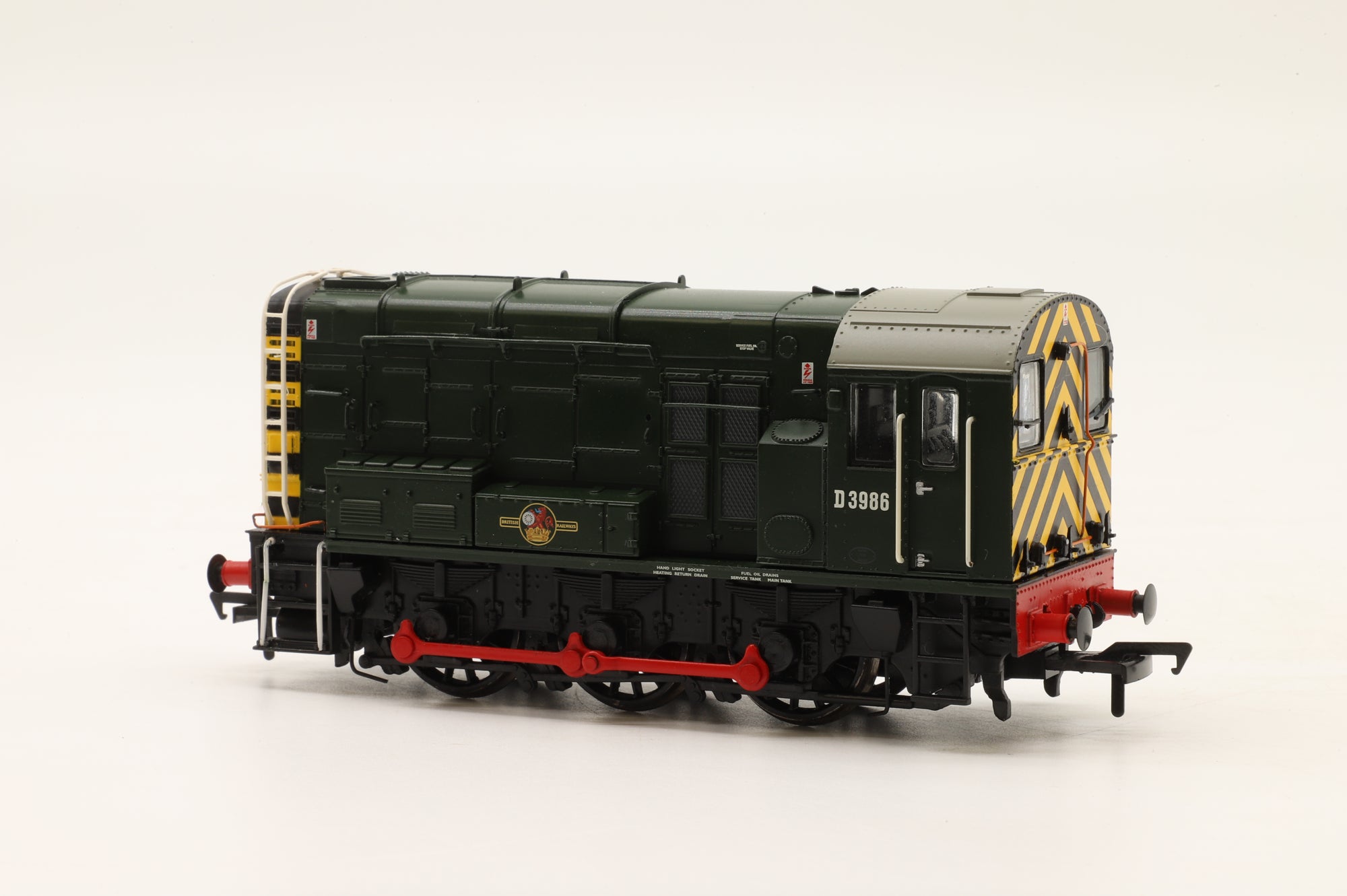 Bachmann OO 32-116A Class 08 Diesel Shunter 'D3986' BR Green With Wasp Stripes DCC Fitted