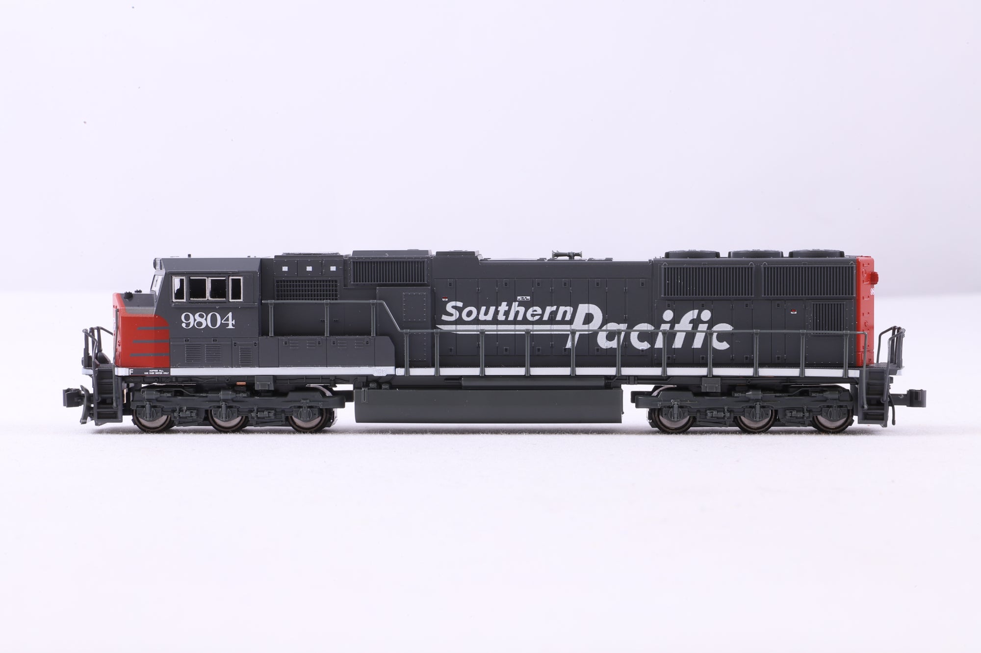 Kato N Gauge 176-7611 EMD SD70M No.9804 in Southern Pacific Grey/Red