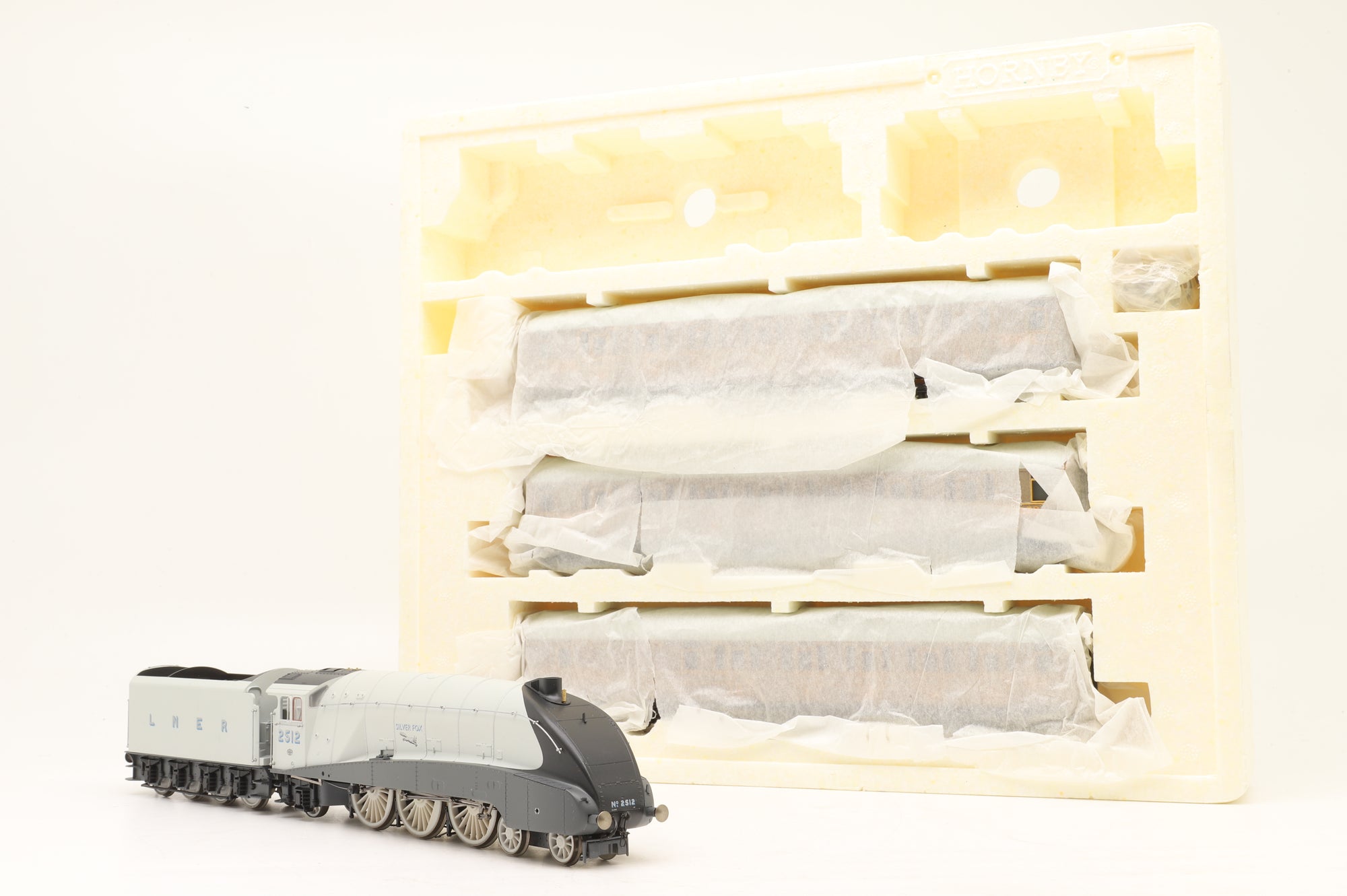 Hornby OO R2373M Silver Fox Train Pack Ltd Ed 73/ 1500