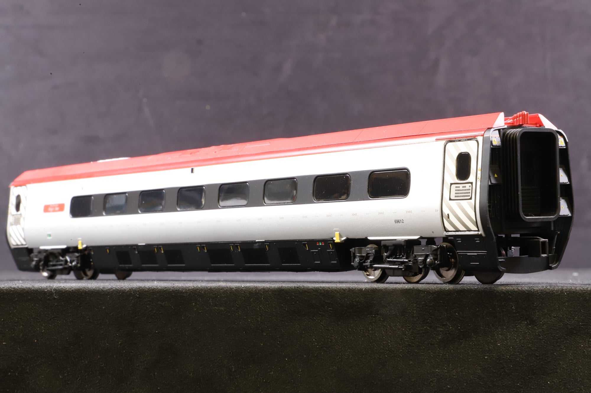 Hornby OO Class 390 4 Car Virgin Livery DCC Fitted
