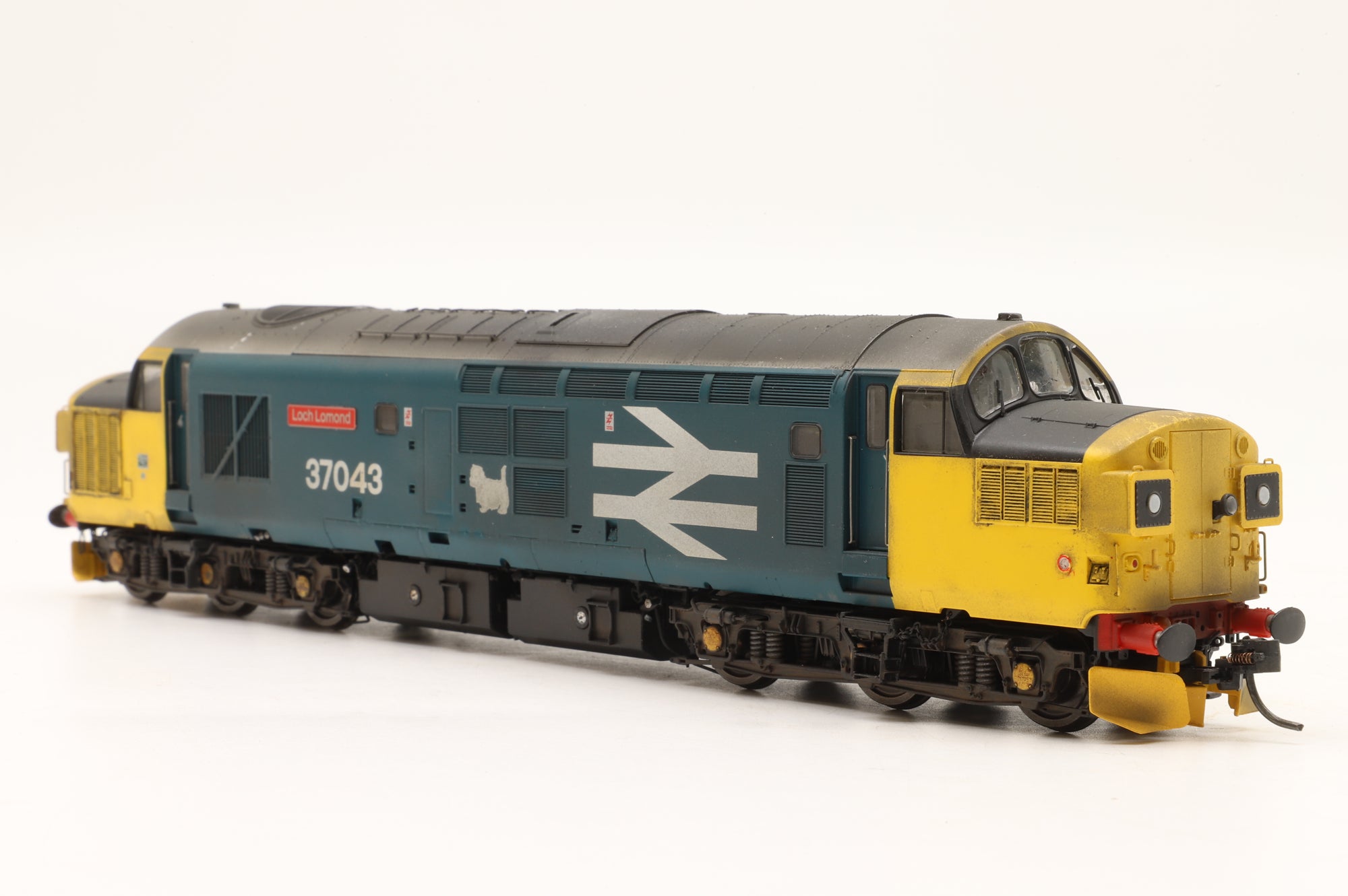 Accurscale OO ACC230637043 Class 37/0 37043 'Loch Lomond' in BR Large Logo Blue – DCC Sound