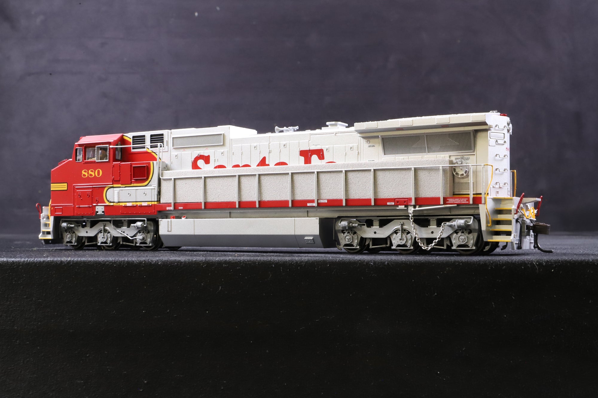 Atlas HO 9680 Dash 8-40CW No.880 in Santa Fe Livery - DCC Sound