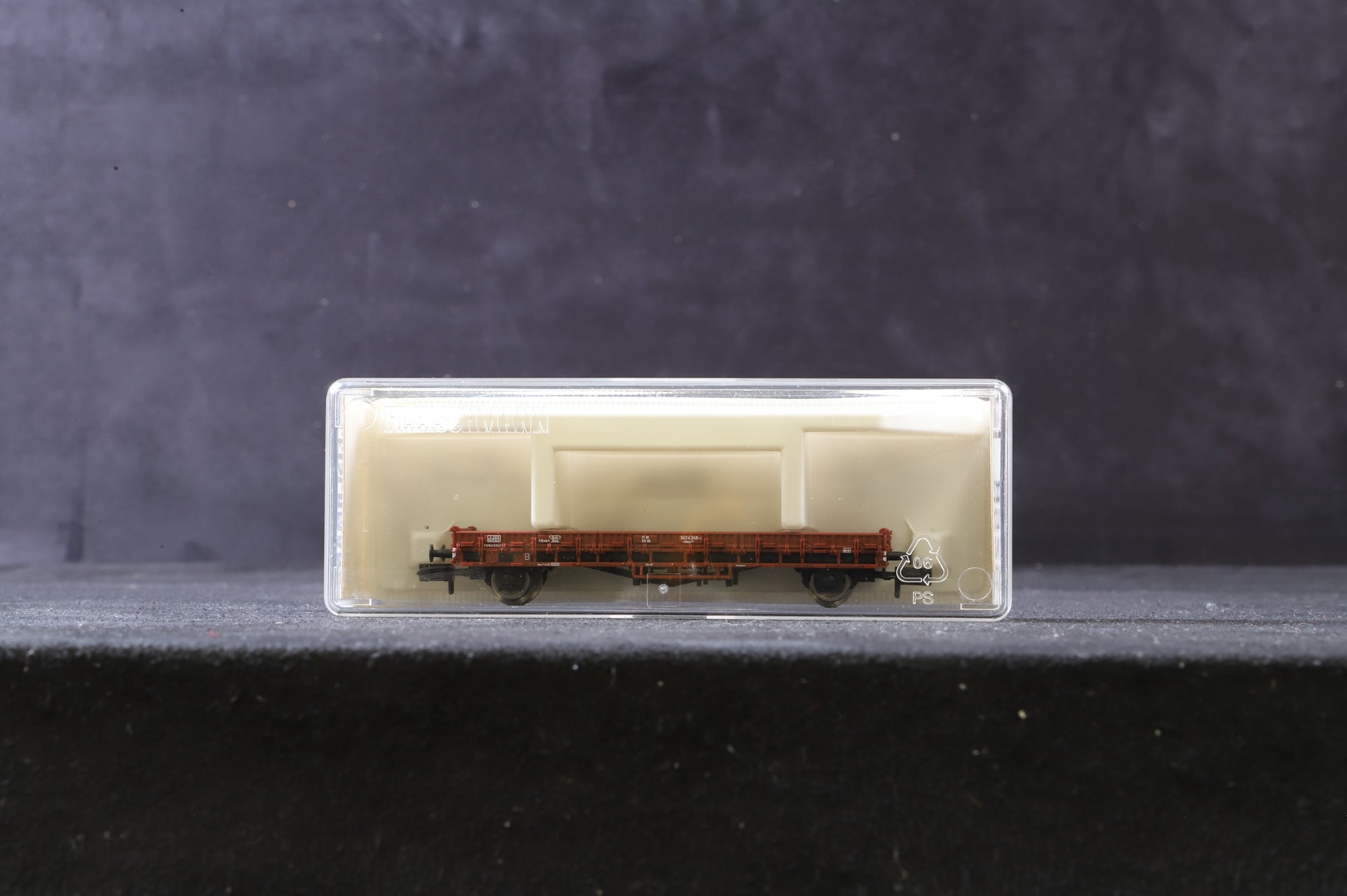 Fleischmann N Rake Of 5 Flat Bed Wagons Inc. 8258x2, 8735 & 87358701