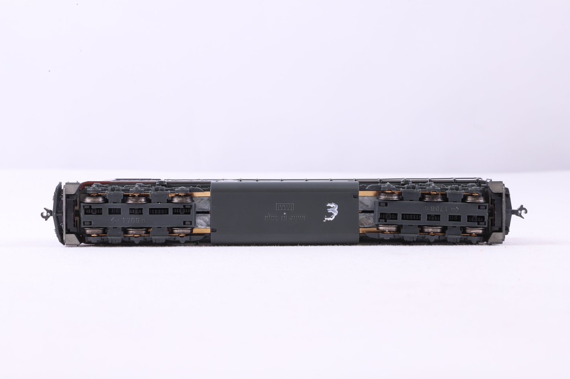 Kato N Gauge 176-7611 EMD SD70M No.9804 in Southern Pacific Grey/Red