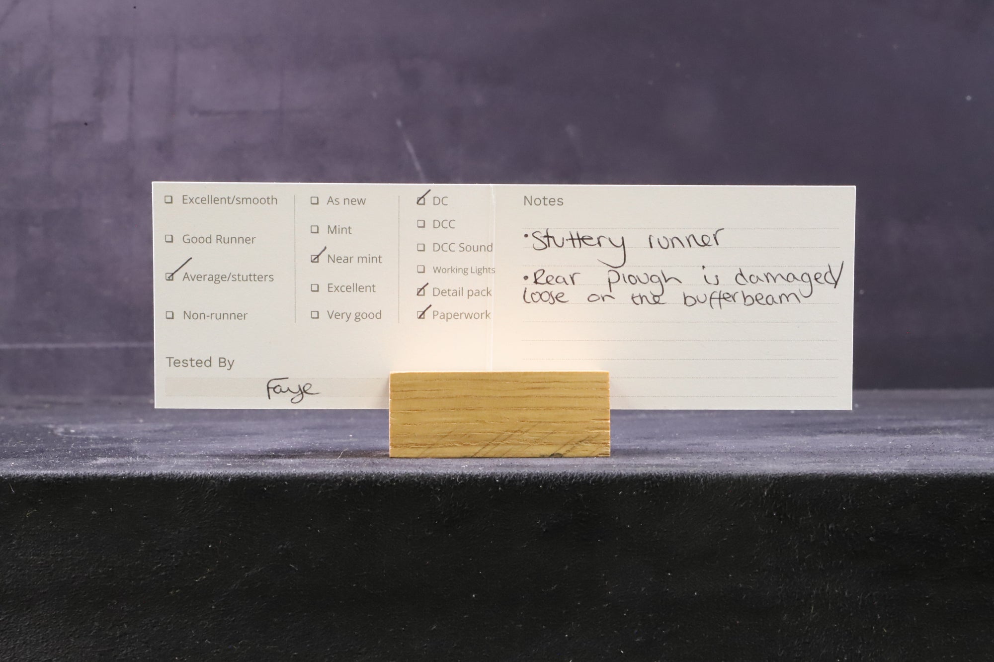 Heljan OO9 99511 L&B Tank No.760 EXE in SR Lined Green