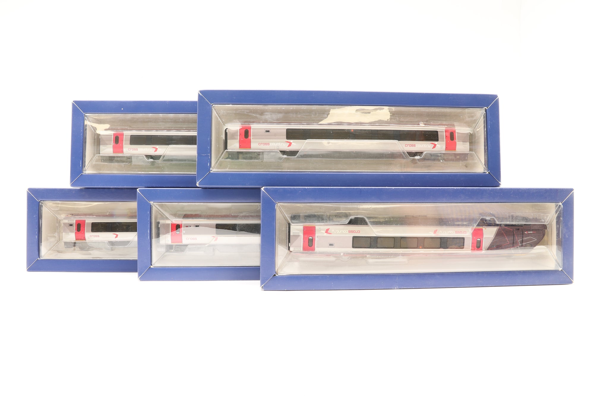Bachmann OO 32-628 Class 221 Super Voyager 221135 5-Car Unit in Arriva Cross Country Livery