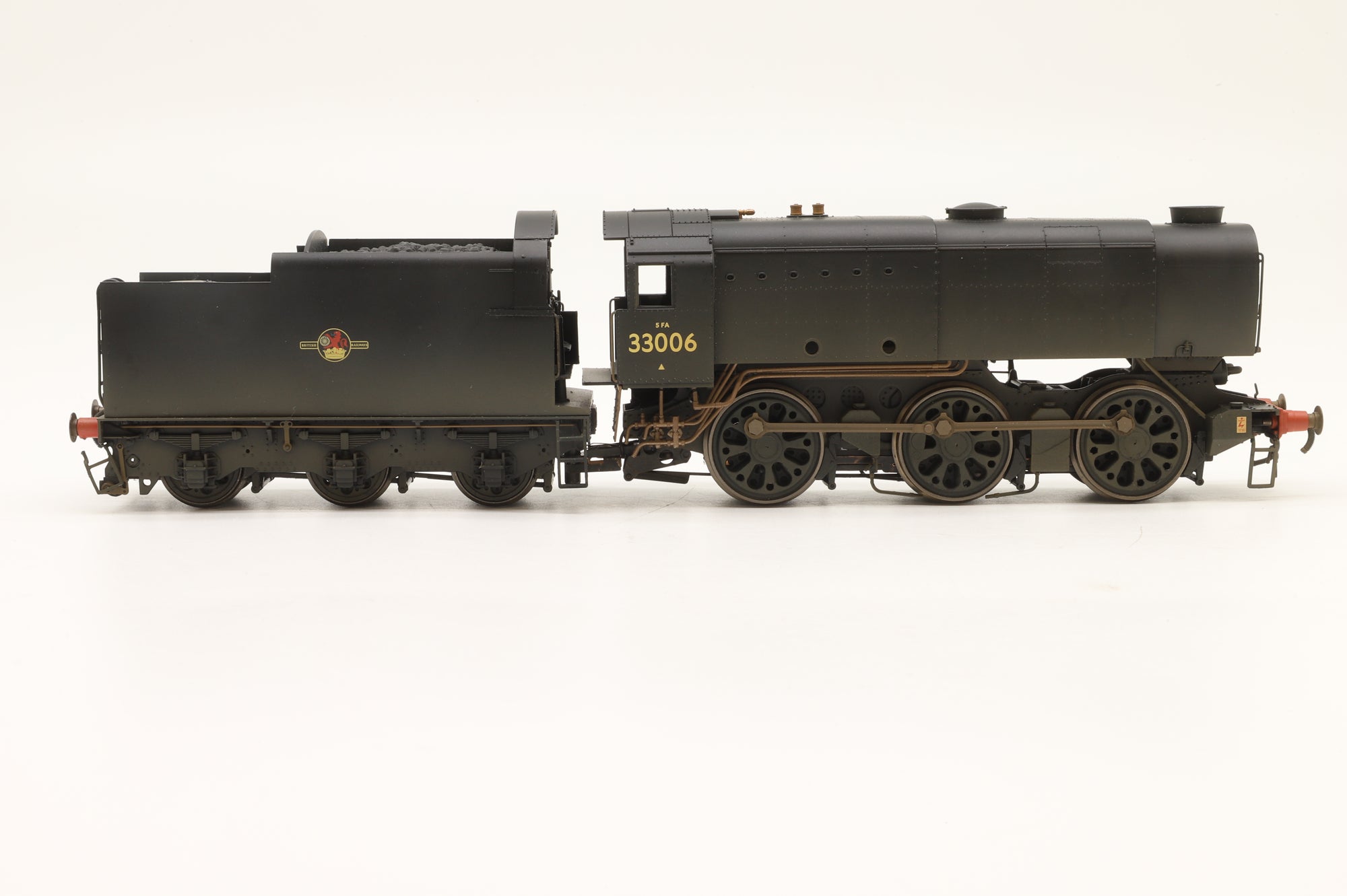 Hornby OO R2344A Class Q1 33006 in BR Black w/ Late Crests - DCC Sound & Weathered