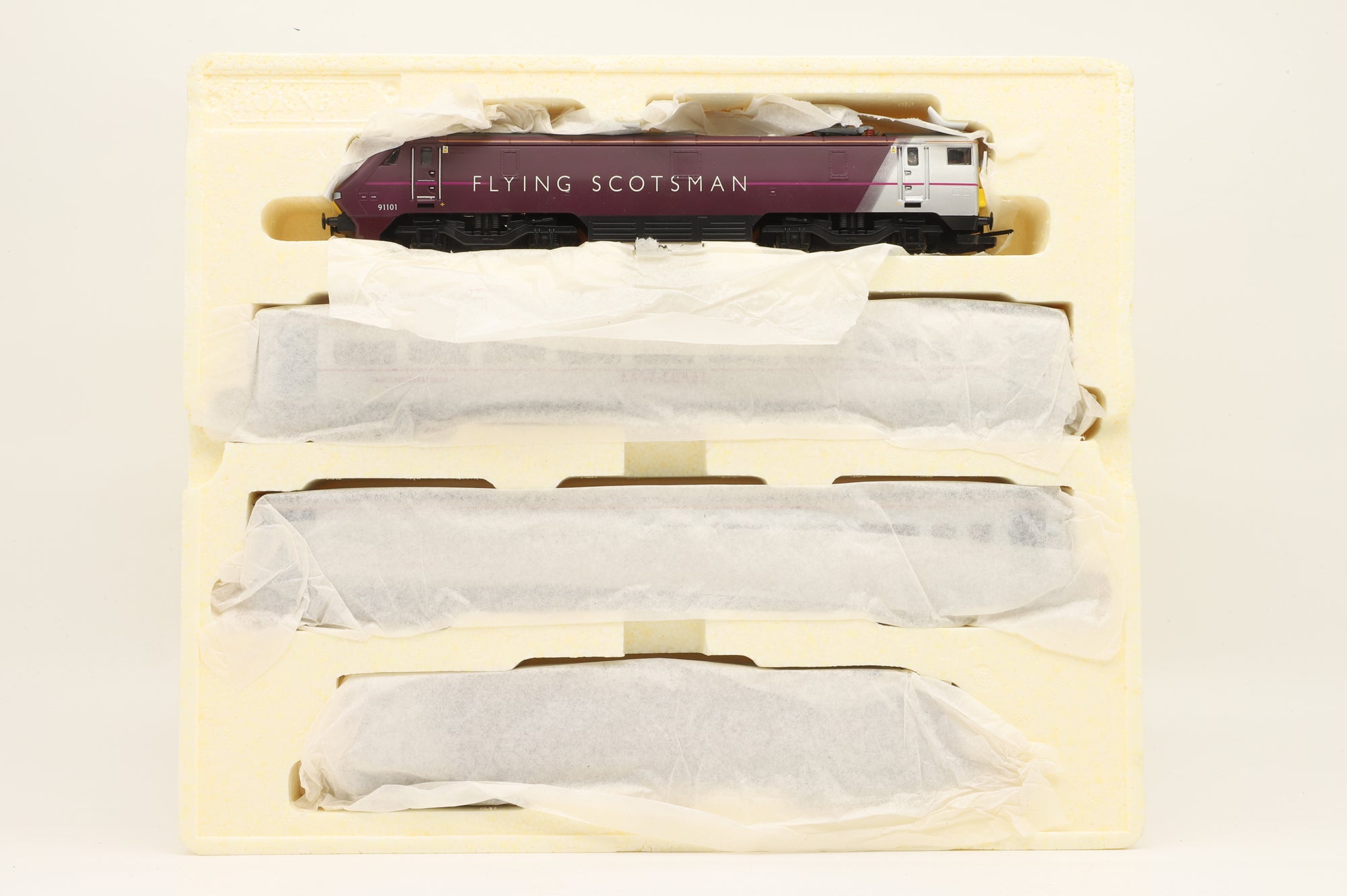 Hornby OO R3133 Class 91 East Coast Flying Scotsman Train Pack