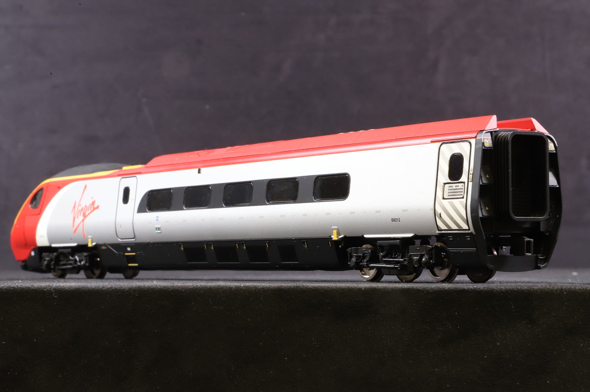 Hornby OO Class 390 4 Car Virgin Livery DCC Fitted