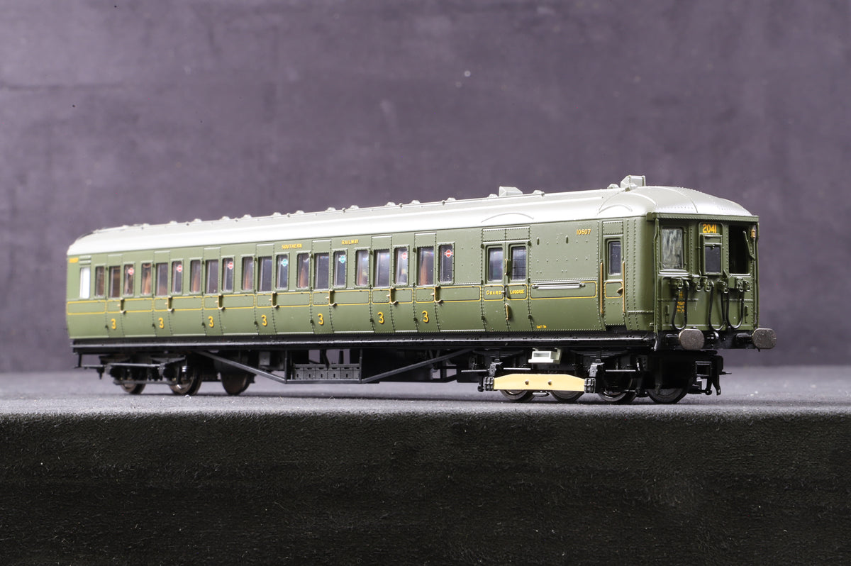 Hornby OO R3161AX Southern Railway BIL &#39;2041&#39; Train Pack DCC Fitted