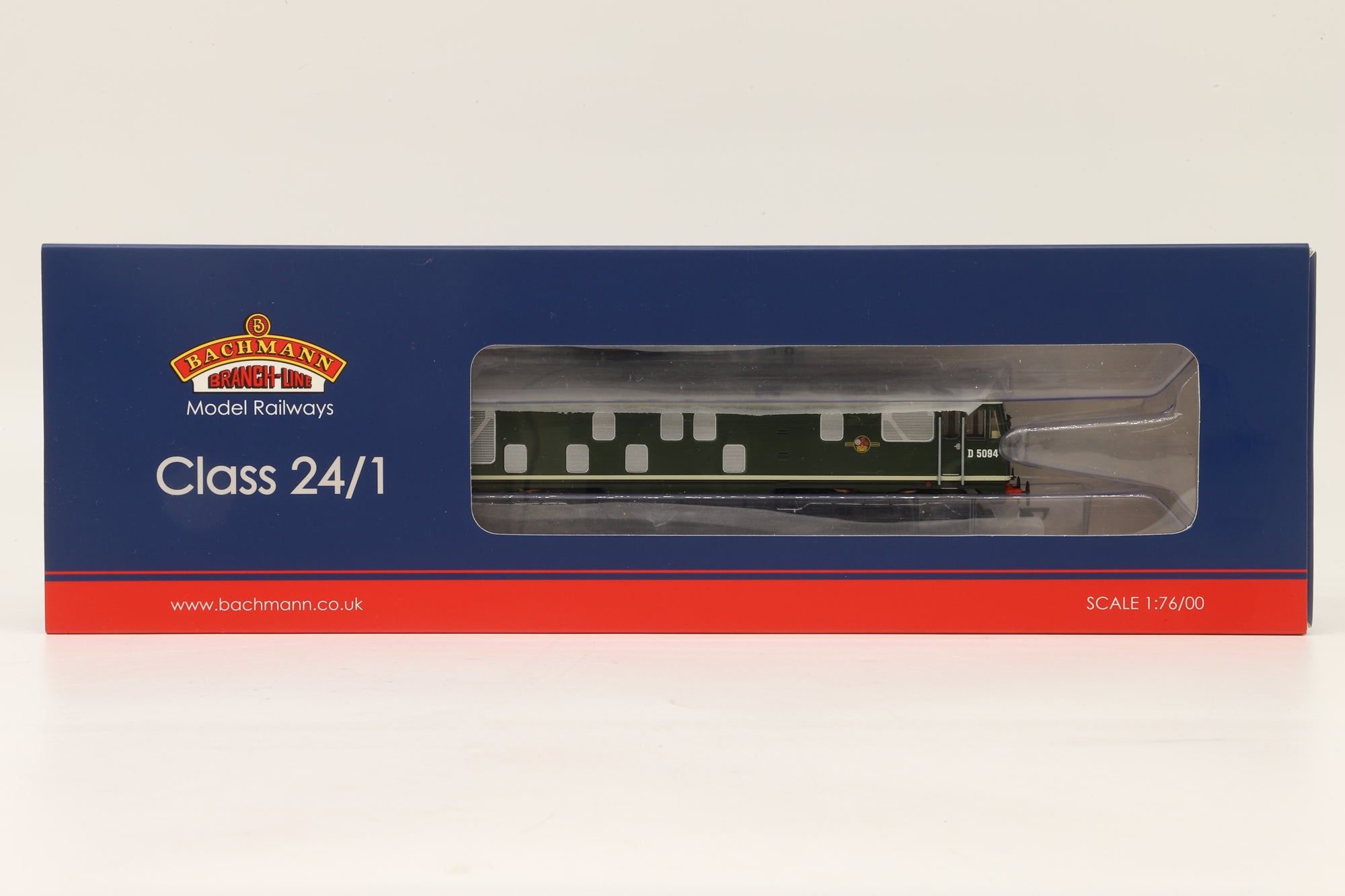 Bachmann OO 32-443 Class 24/1 'D5094' BR Green L/C