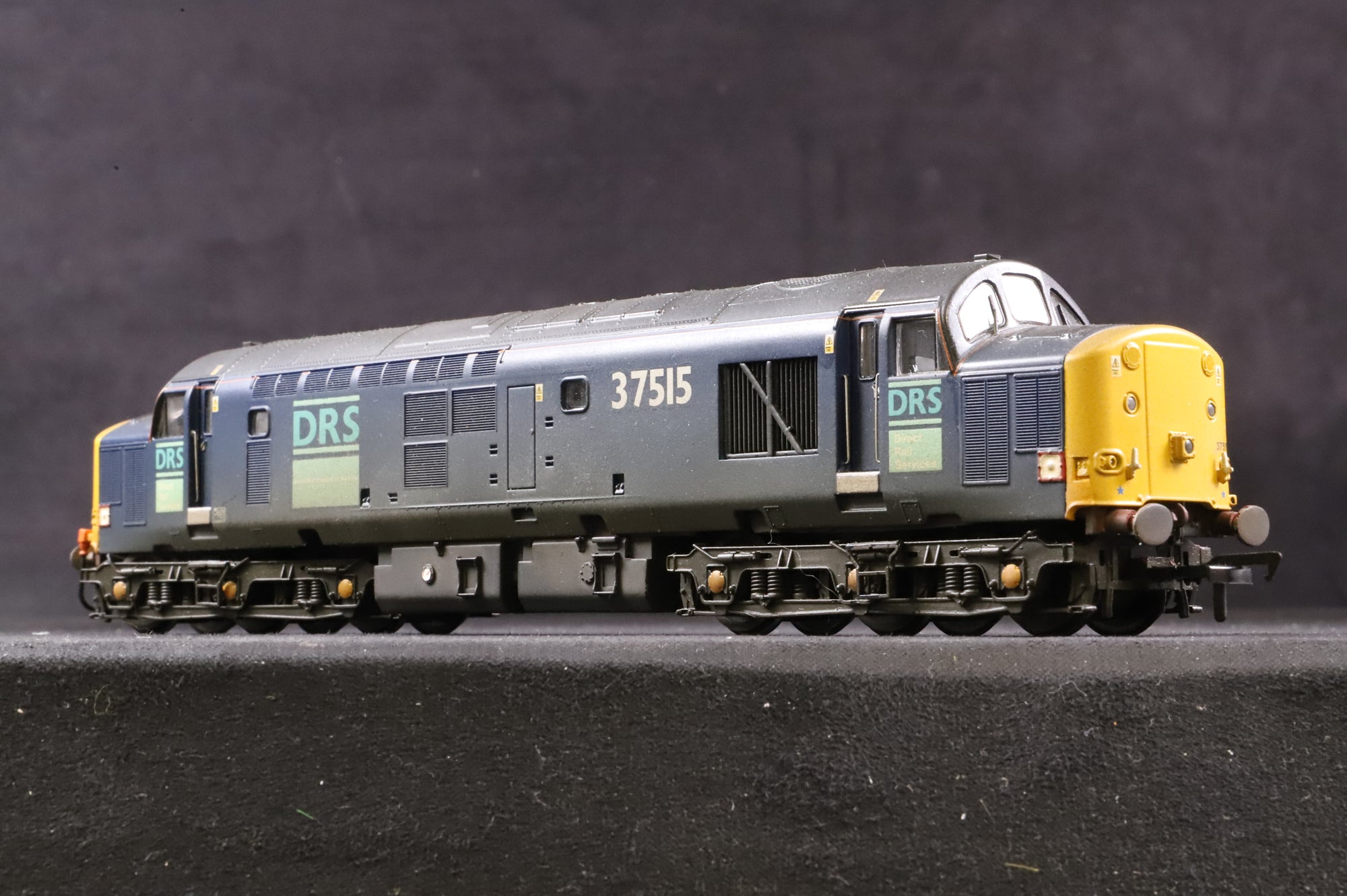 Bachmann OO Class 37 37515 in DRS Livery - Weathered