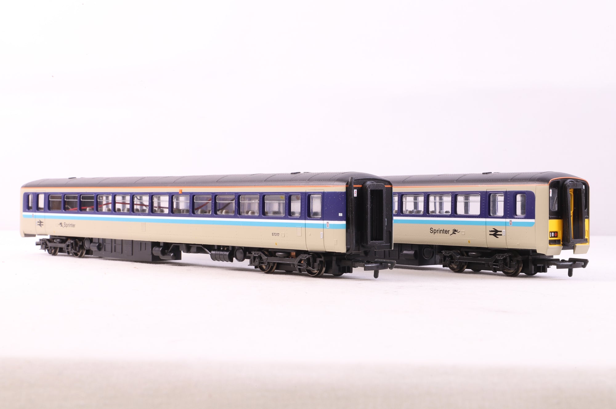 Hornby OO R2162B Provincial Railways Class 155 Super Sprinter '155317'