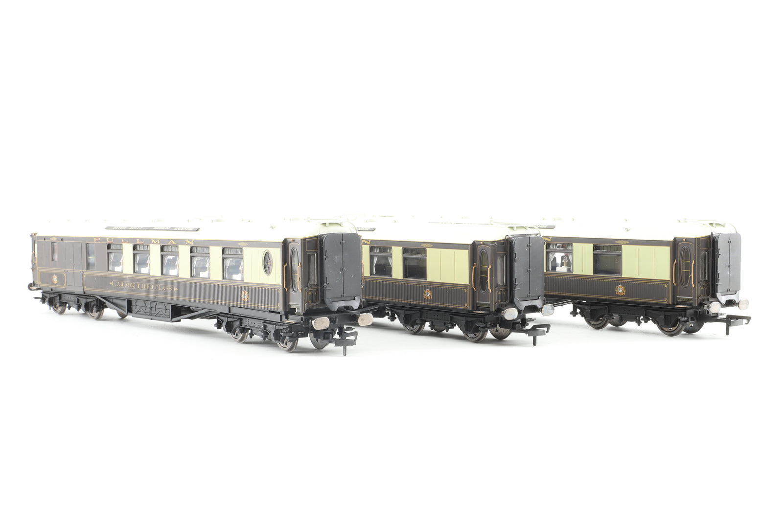 Hornby OO 3x K-Type Pullman Coaches Incl. Minerva, Fingall, & Car No.65