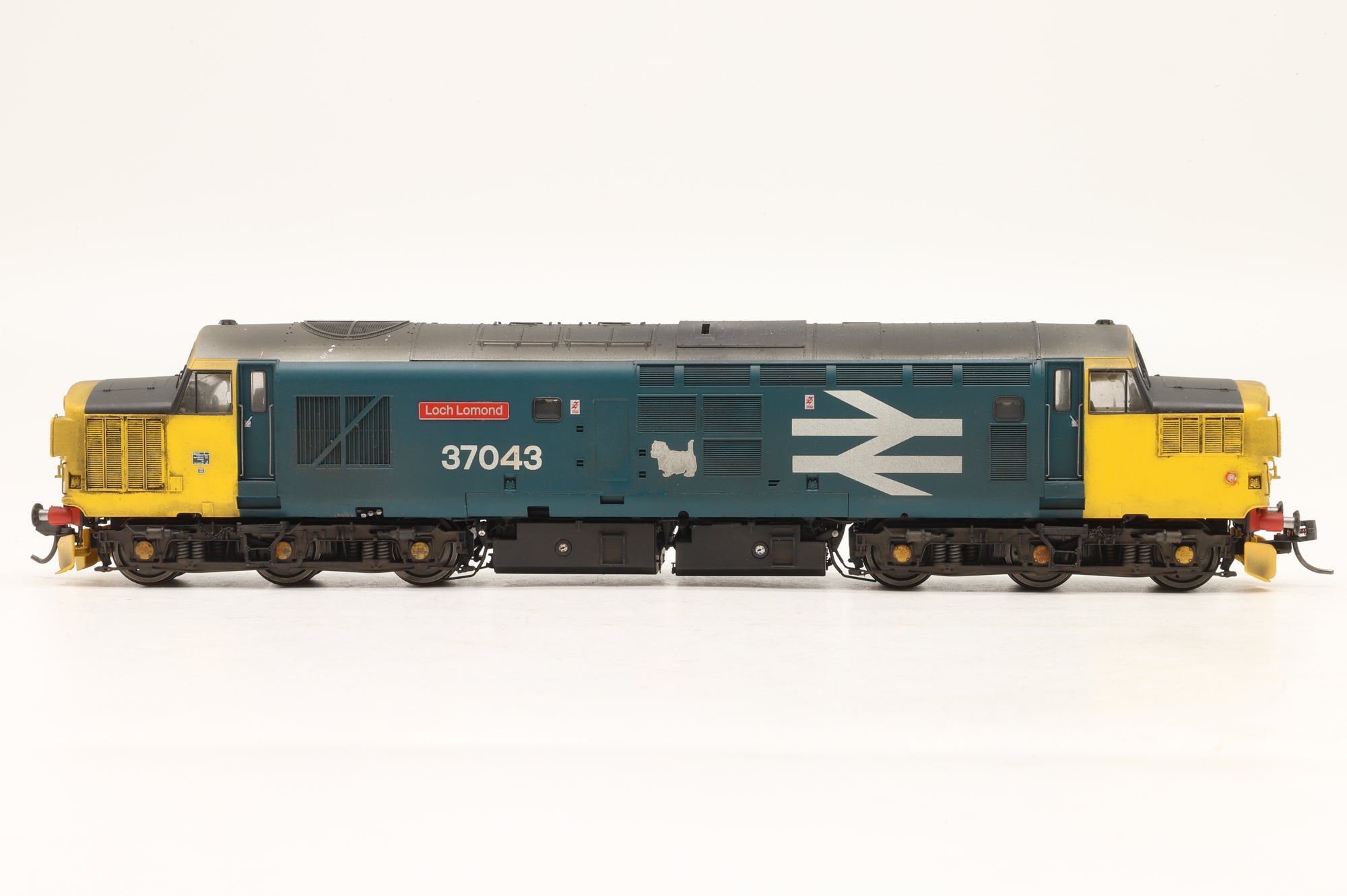 Accurscale OO ACC230637043 Class 37/0 37043 'Loch Lomond' in BR Large Logo Blue – DCC Sound