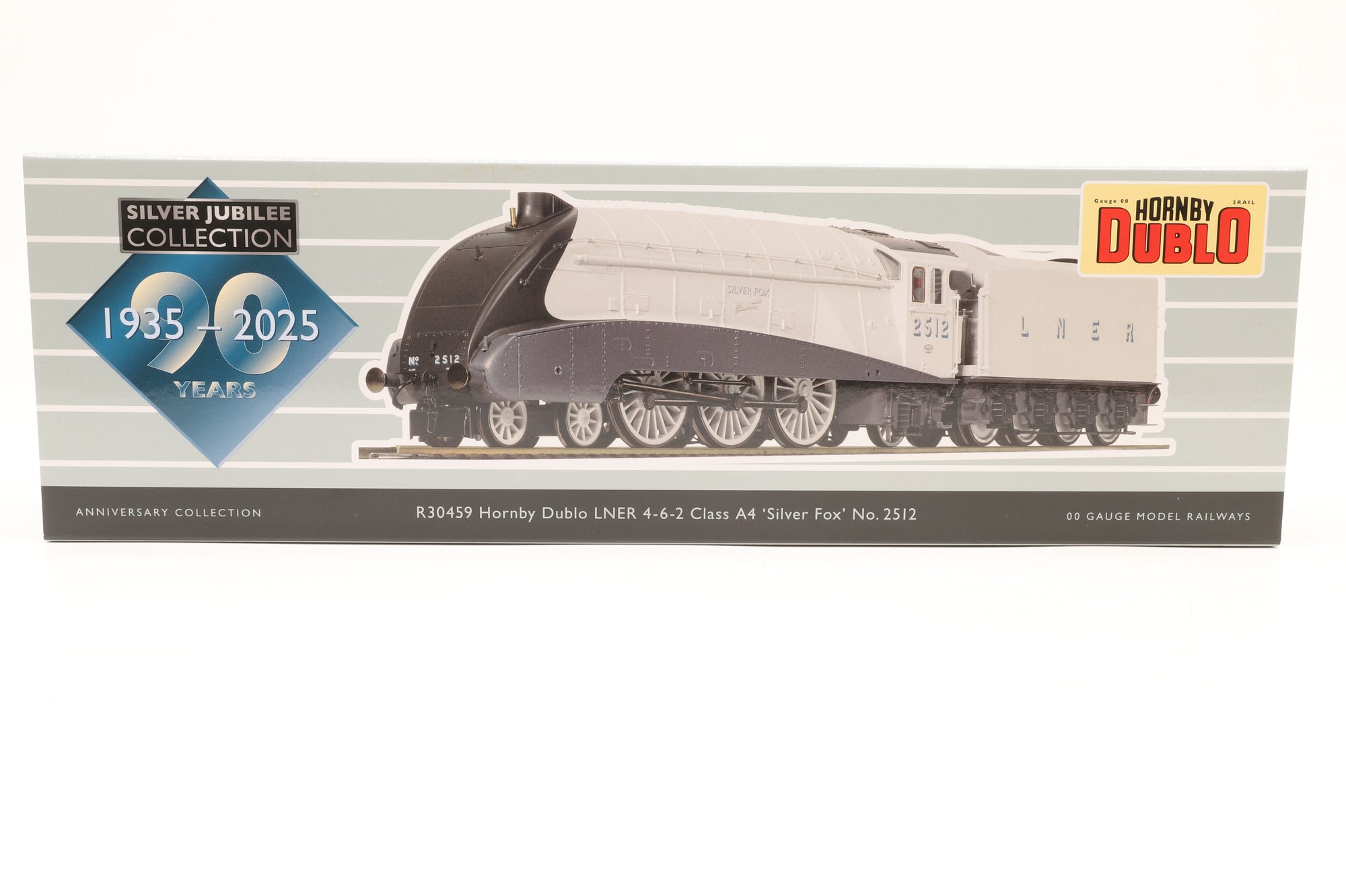 Hornby OO R30459 Class A4 2512 'Silver Fox' in LNER Silver