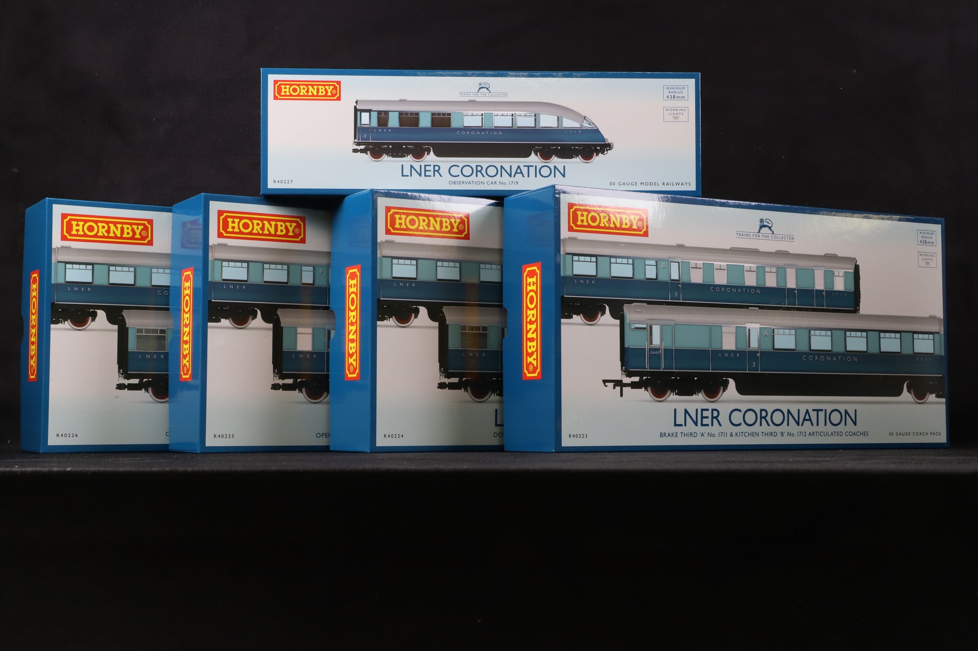 Hornby OO Set of 9 LNER Coronation Coaches