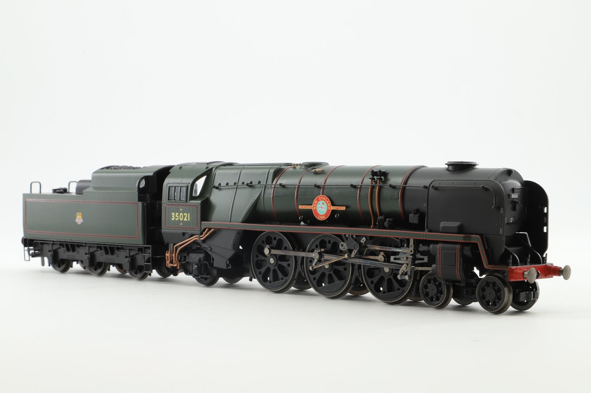 Hornby OO R2300 Bournemouth Belle Train Pack