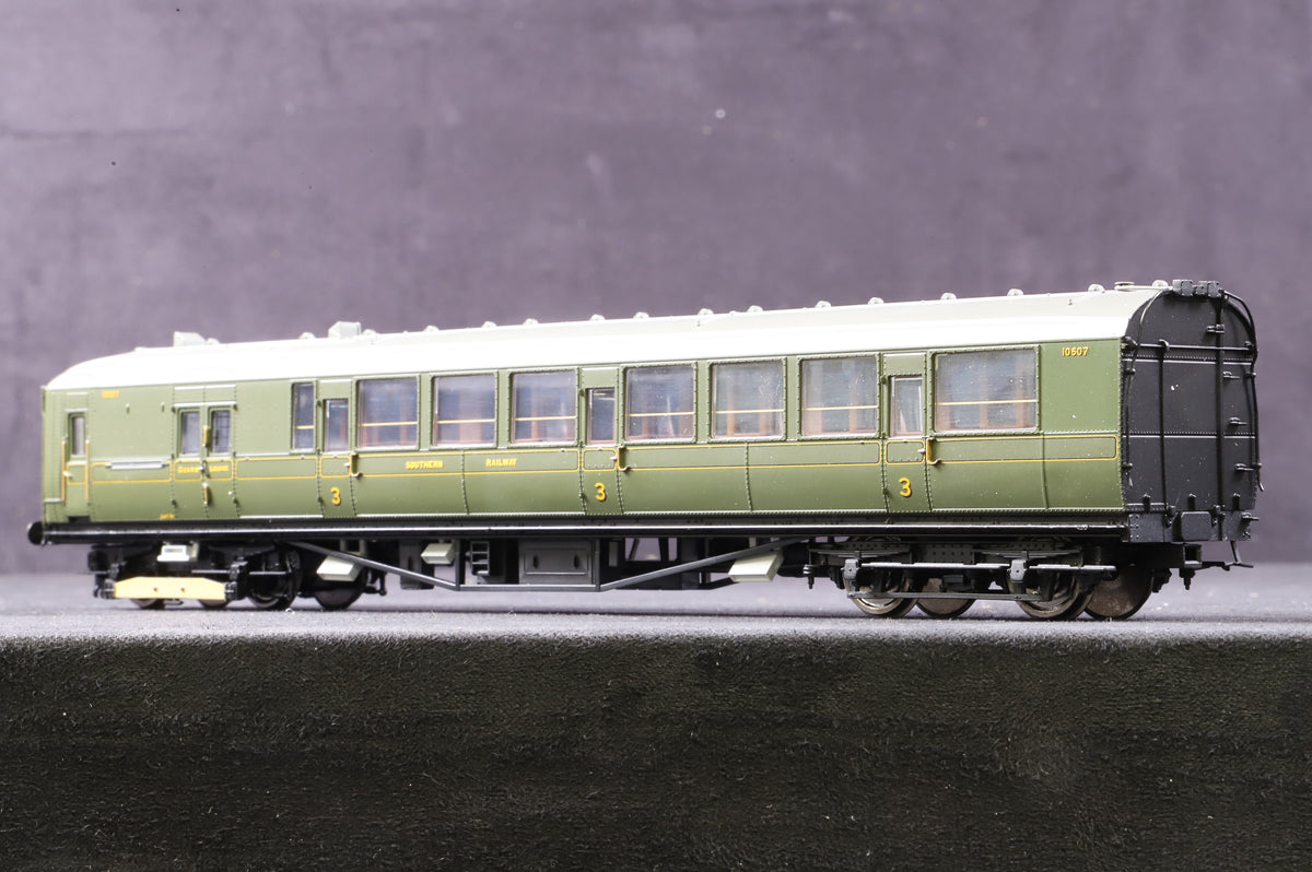 Hornby OO R3161AX Southern Railway BIL &#39;2041&#39; Train Pack DCC Fitted