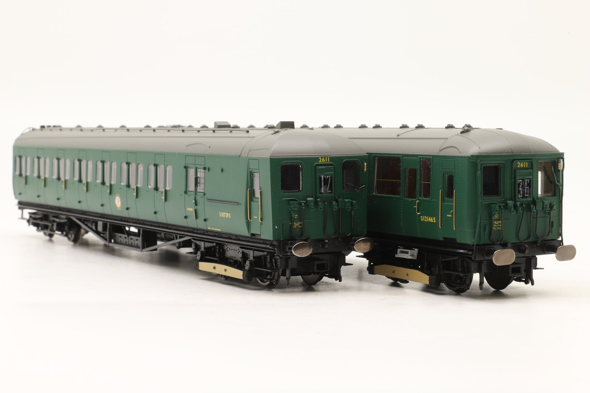 Hornby OO R3699 BR 2-Hil Train Pack '2611'