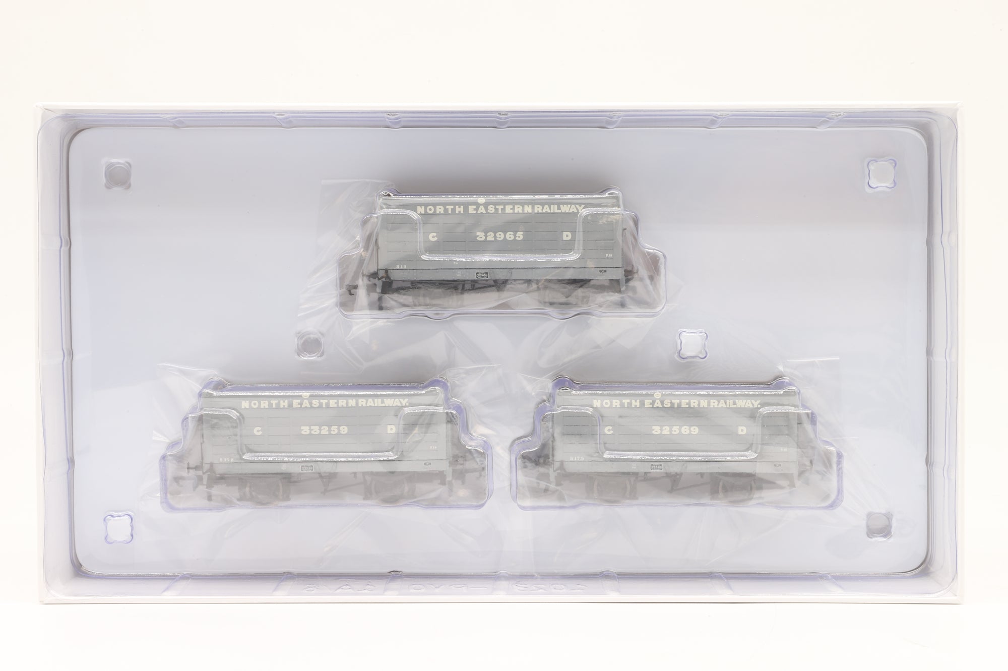 Accurascale OO Acc2819 NER Hopper P7 Triple Pack C NER Middle Grey
