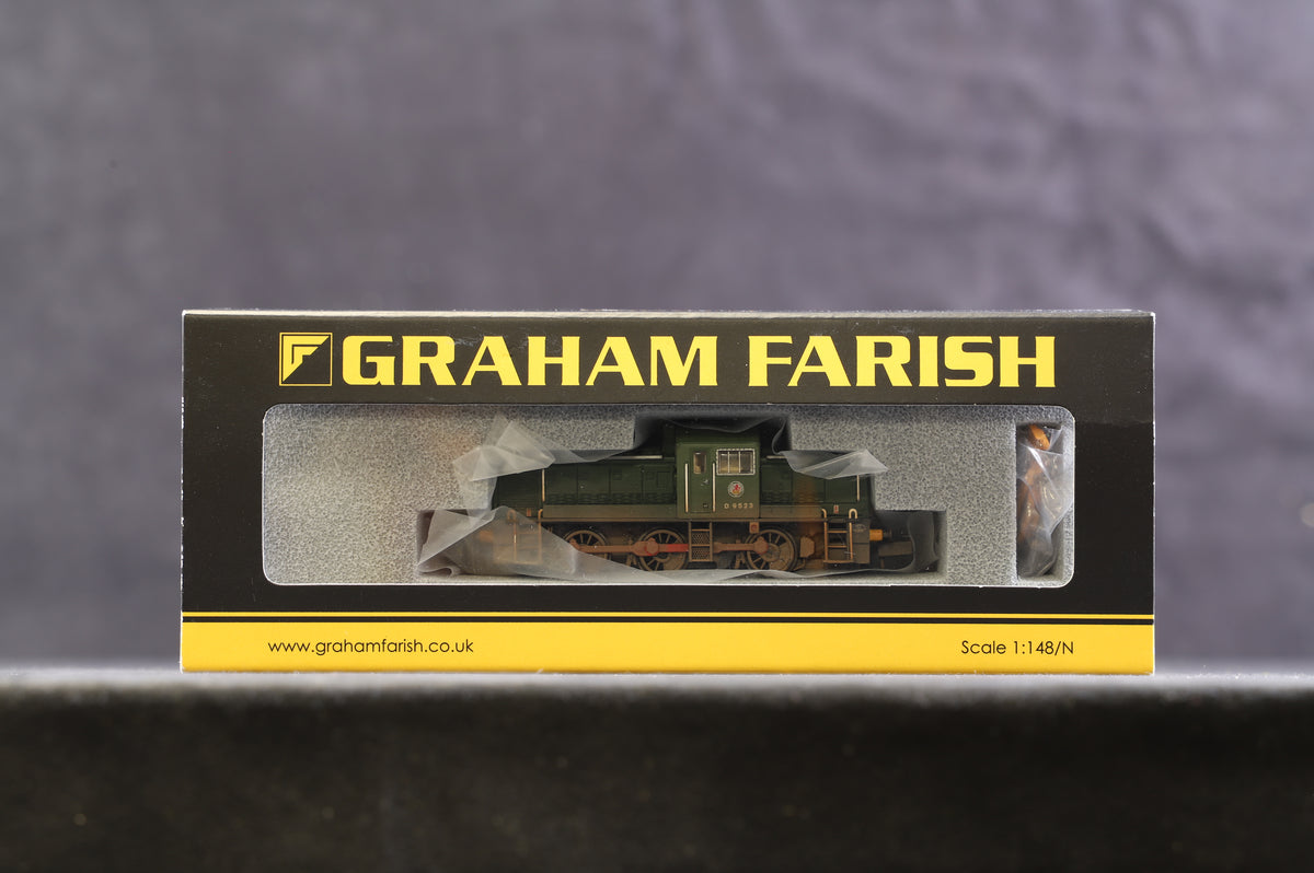 Graham Farish N 372-951 Class 14 Diesel &#39;D9523&#39; BR Green w/Wasp Stripes, Weathered