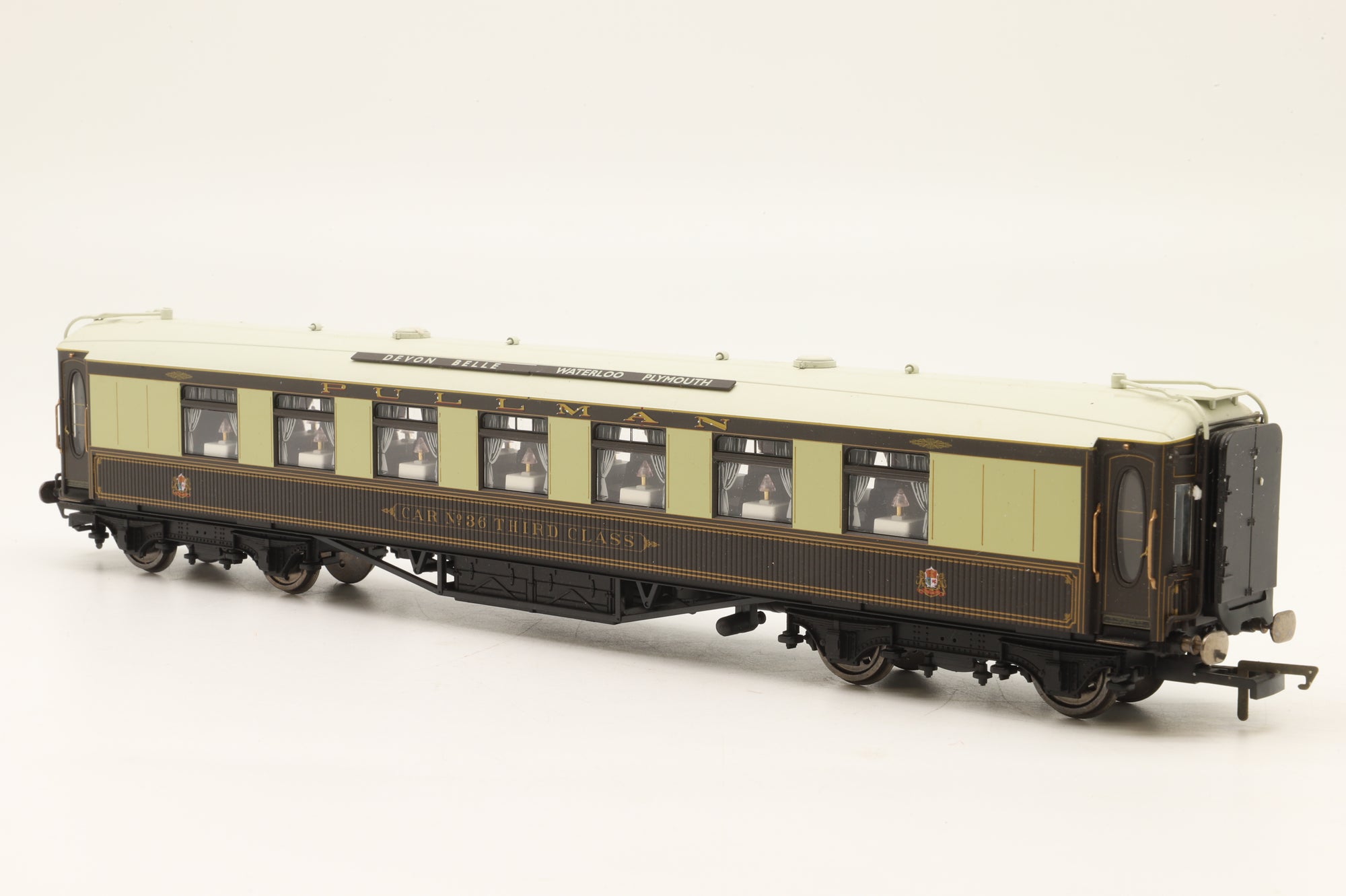 Hornby OO R2568 'Devon Belle' Train Pack Incl. West Country Class No.34030 & 3x K-Type Pullman Coaches