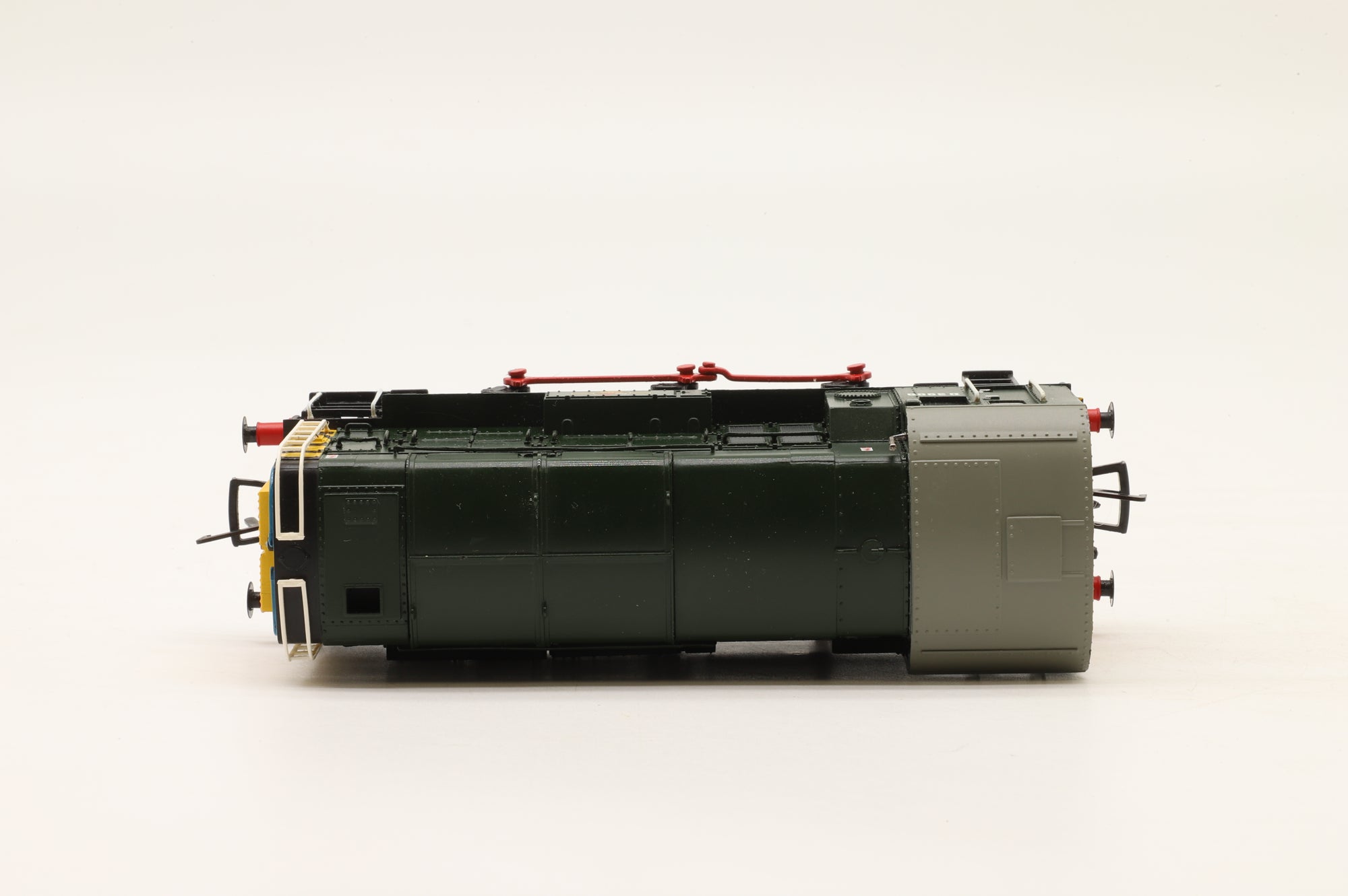 Bachmann OO 32-116A Class 08 Diesel Shunter 'D3986' BR Green With Wasp Stripes DCC Fitted