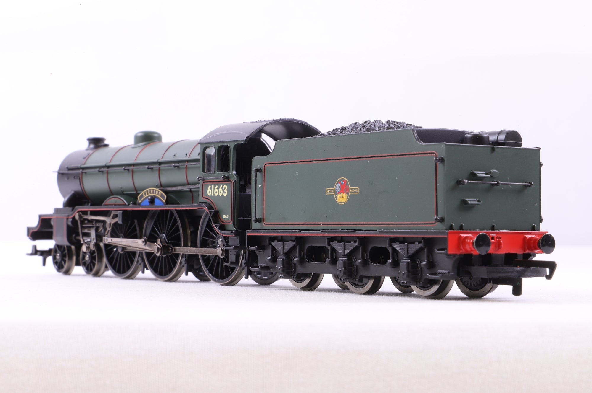 Hornby OO R2273 Class B17/4 '61663' 'Everton' BR Green L/C