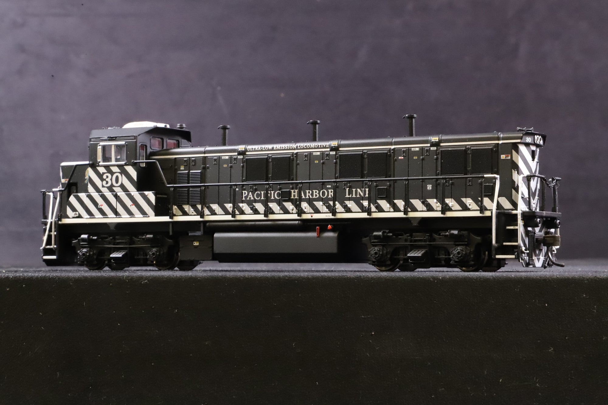 Atlas HO 10 000 589 NRE Genset Pacific Harbor Line - 30, DCC Sound