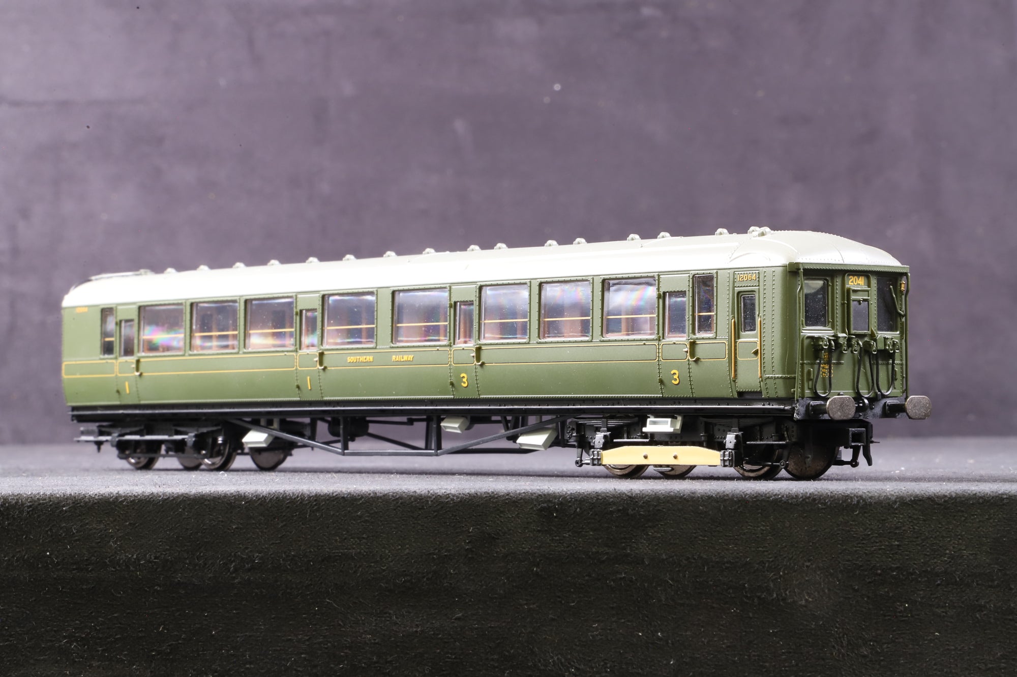 Hornby OO R3161AX Southern Railway BIL '2041' Train Pack DCC Fitted