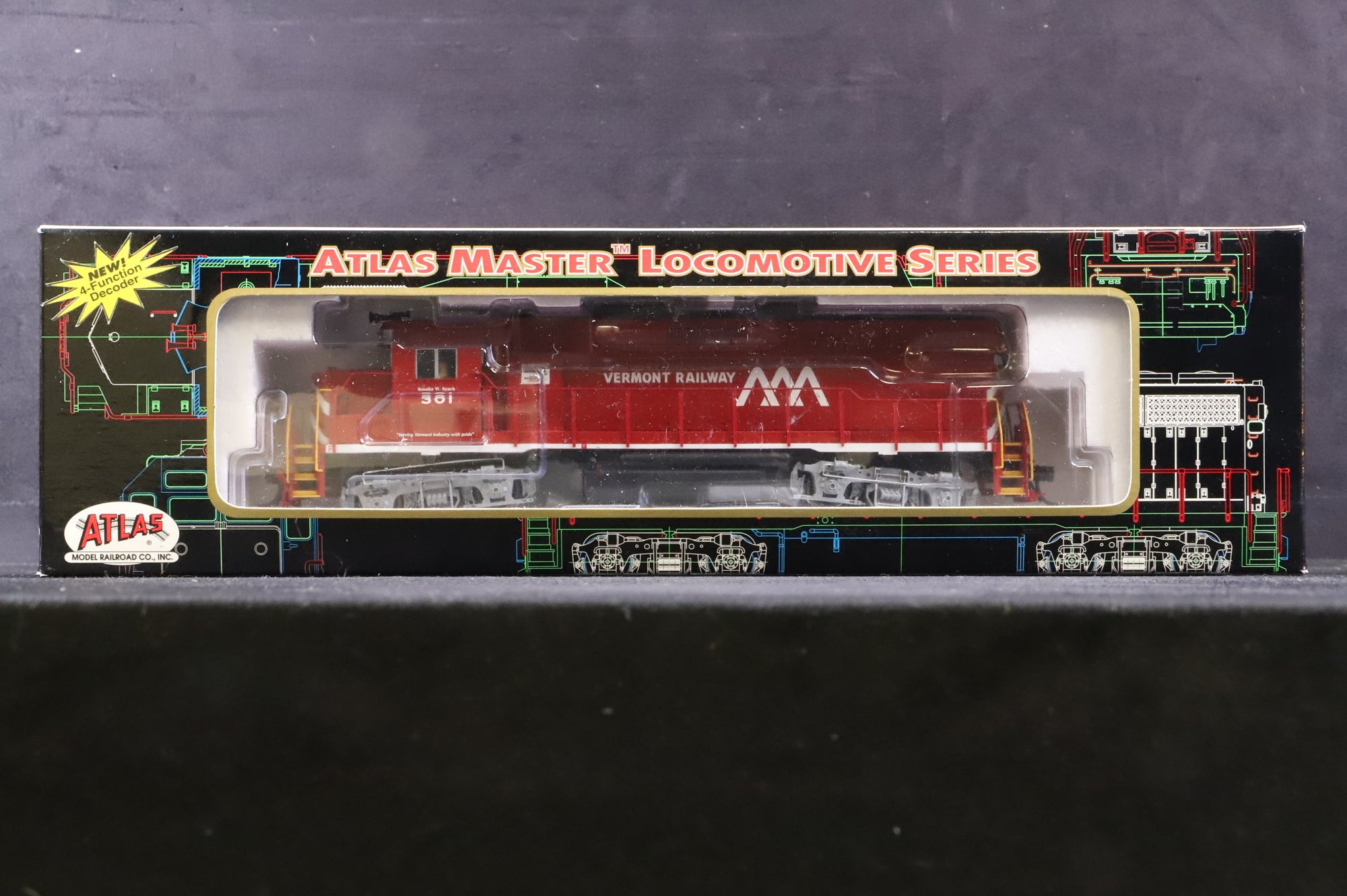 Atlas HO 9198 GP-40 Loco No.301 w/ Low Nose in Vermont Railway Livery