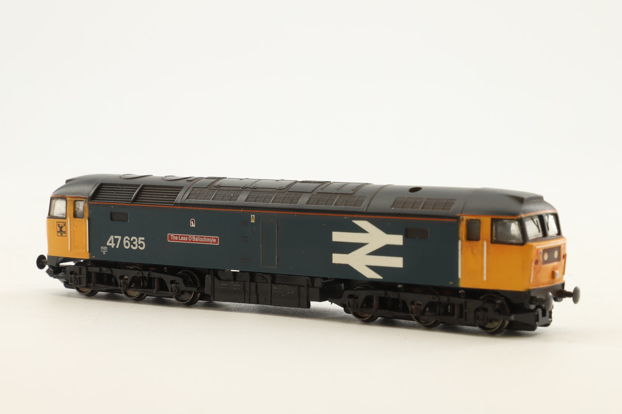 Graham Farish N 371-320 Class 47 '47635' 'The Lass O'Ballochmyle' BR Blue, Weathered